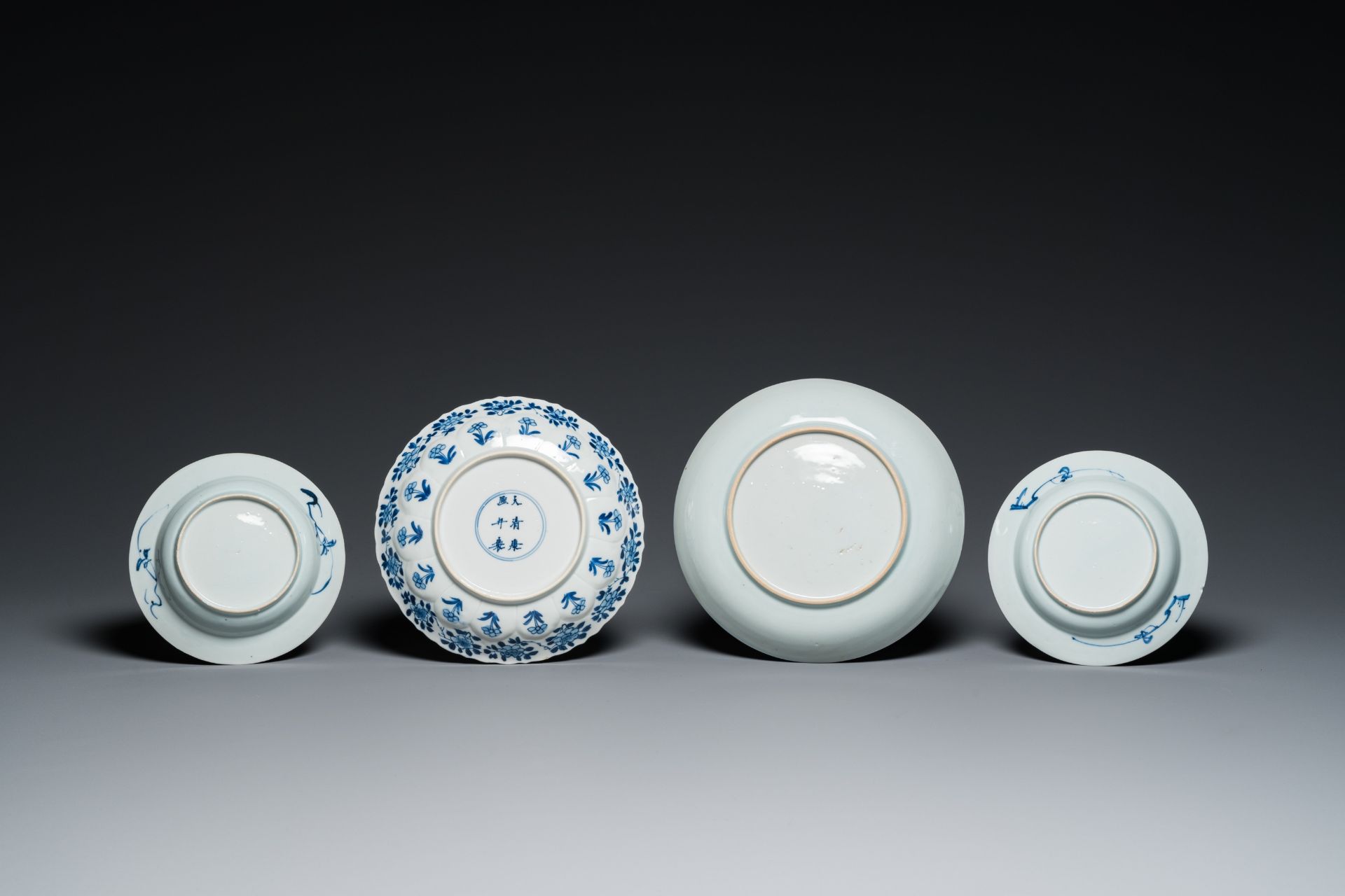 A varied collection of Chinese blue, white and famille rose porcelain, Kangxi/Qianlong - Bild 7 aus 17