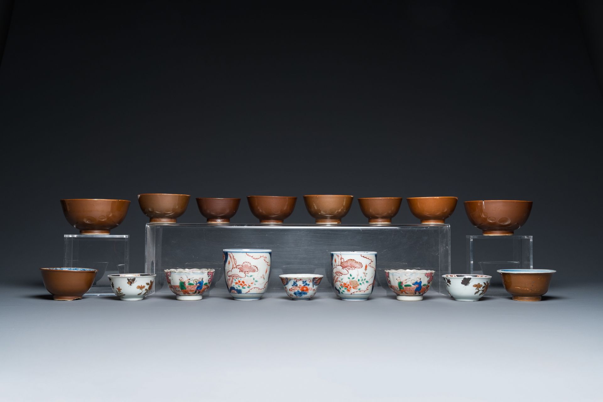 A varied collection of Chinese cups and saucers, 18/19th C. - Bild 10 aus 13