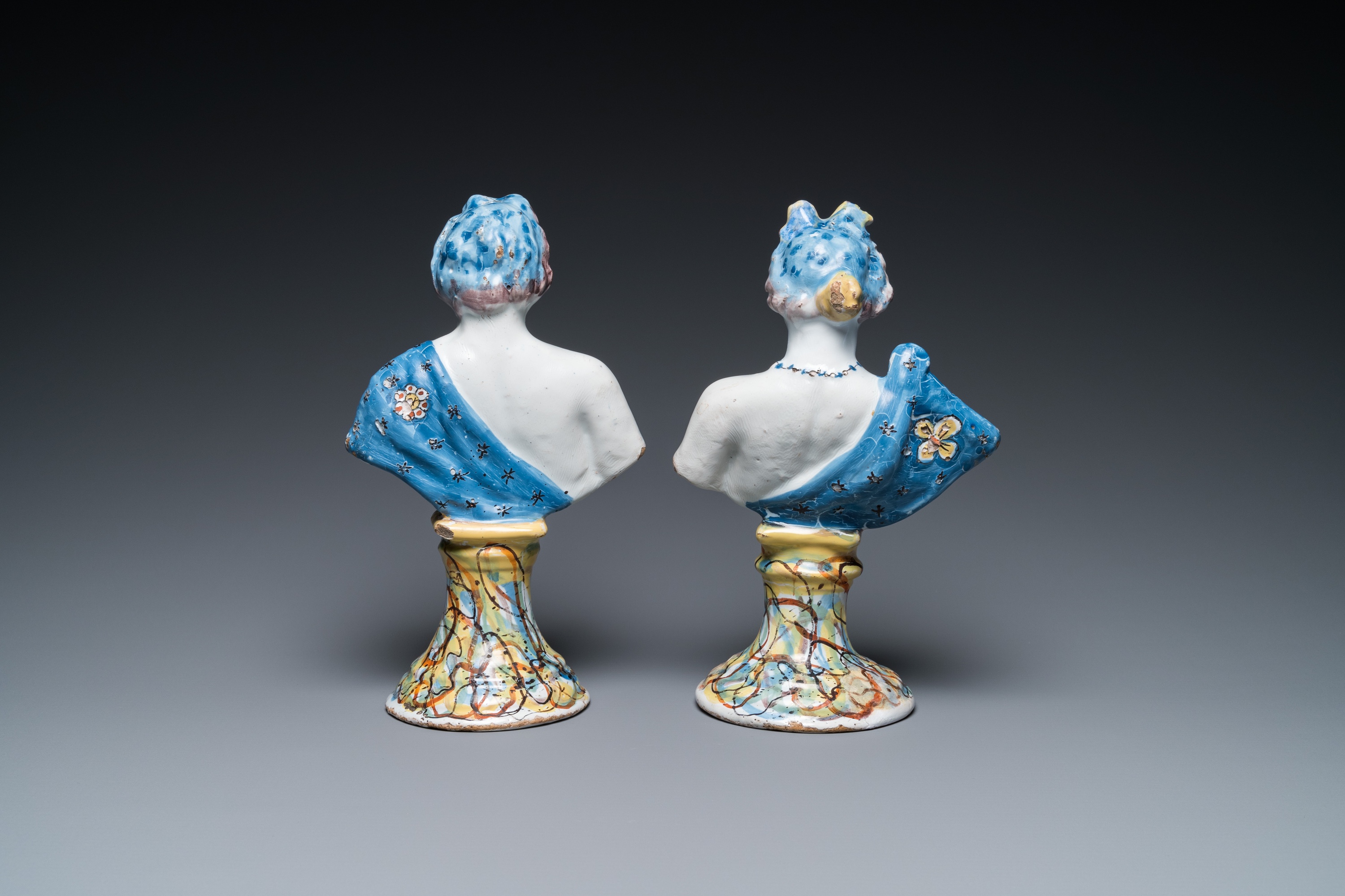 A pair of polychrome Dutch Delft busts on bases imitating marble, 18th C. - Image 4 of 7