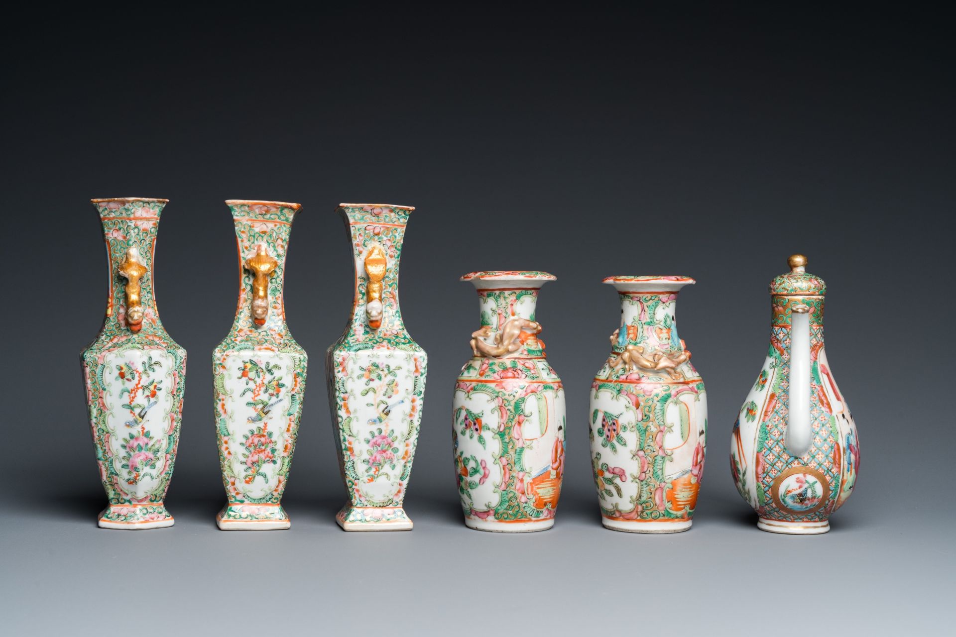 A varied collection of Chinese Canton famille rose porcelain, 19th C. - Bild 5 aus 15