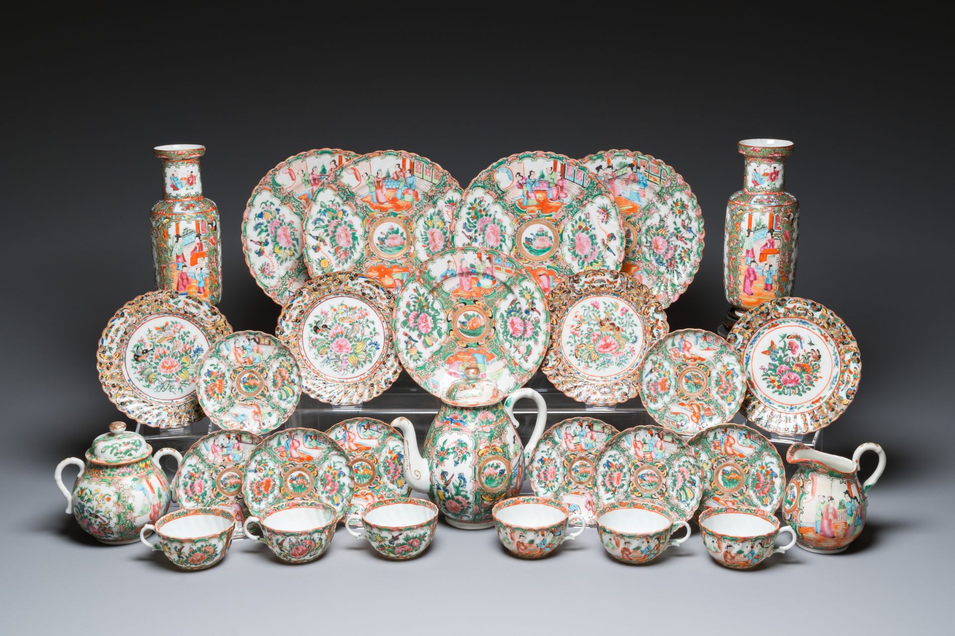 A collection of 28 Chinese Canton famille rose wares, 19th C.