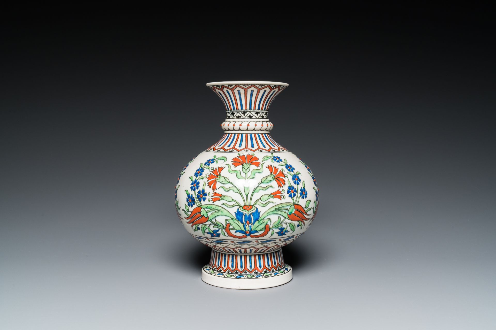 An Iznik-style vase, Samson, France, 19th C. - Image 2 of 6