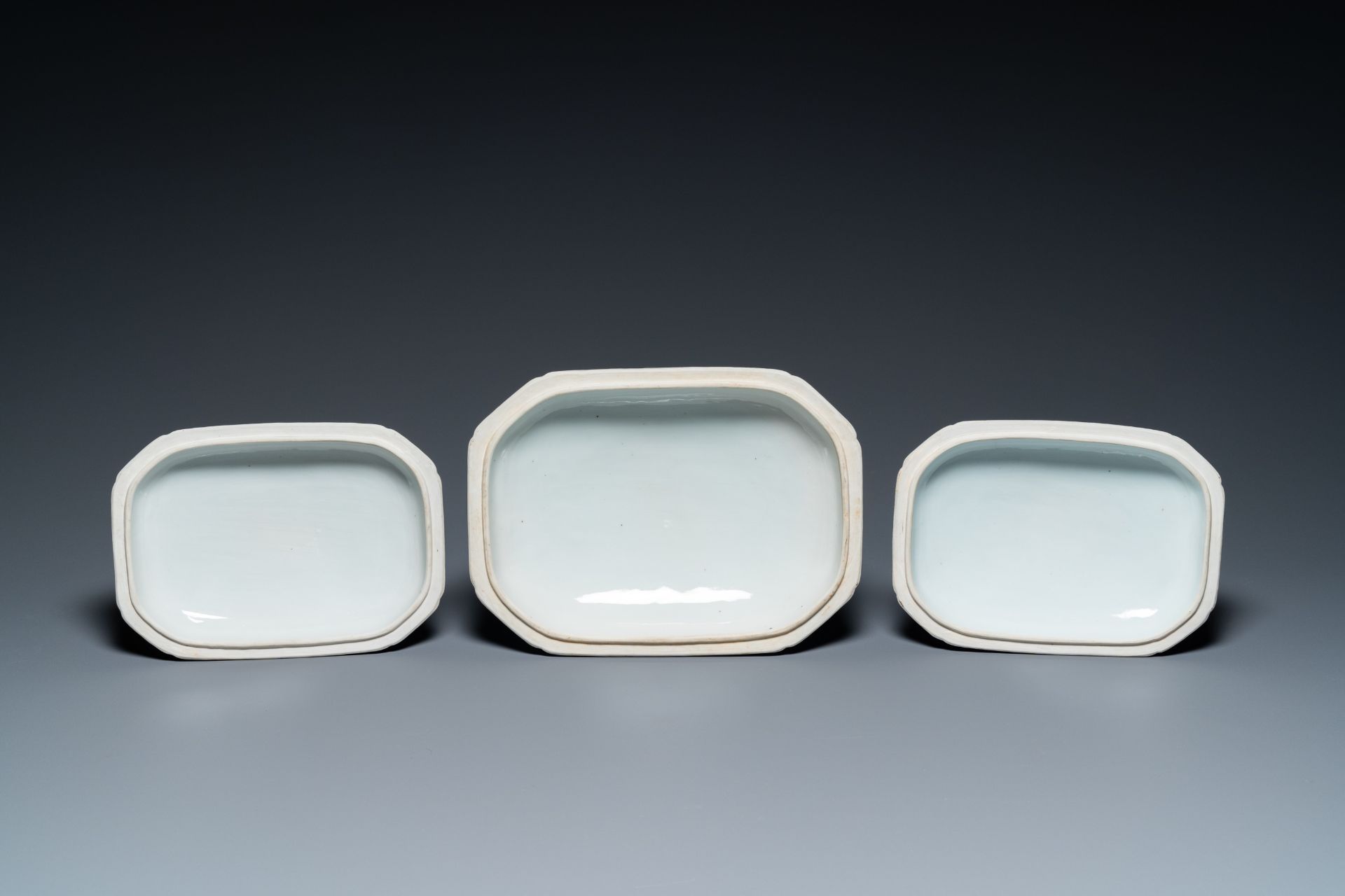 A Chinese blue and white 53-piece service, Qianlong - Image 7 of 19