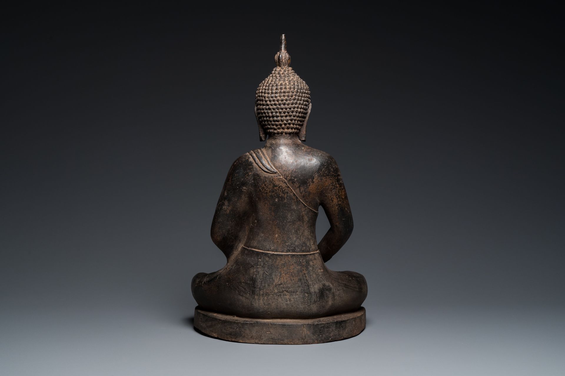 A large bronze Mandalay-style Buddha, probably Burma, 19th C. - Image 4 of 7