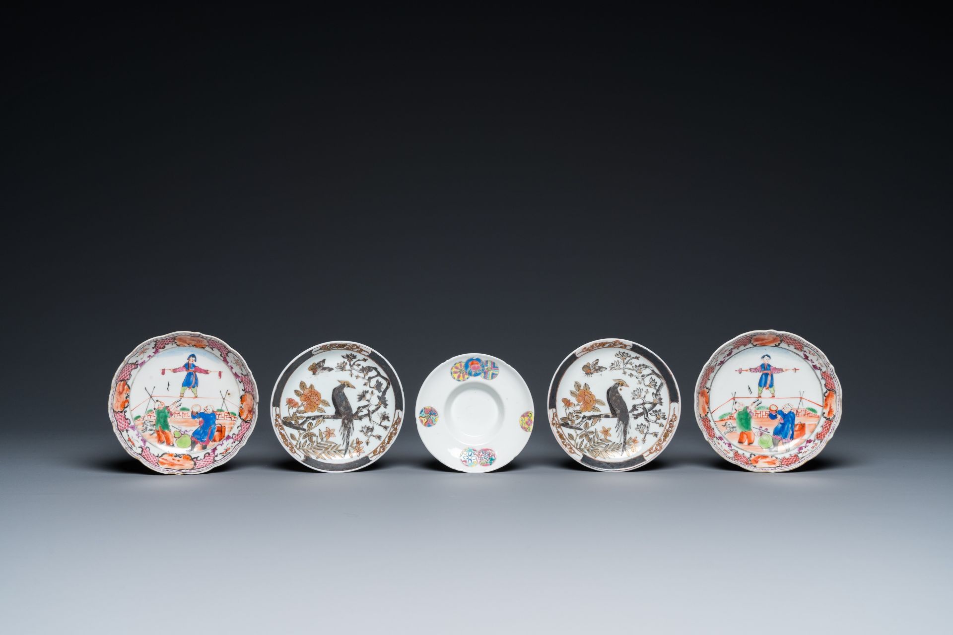 A varied collection of Chinese cups and saucers, 18/19th C. - Bild 6 aus 13