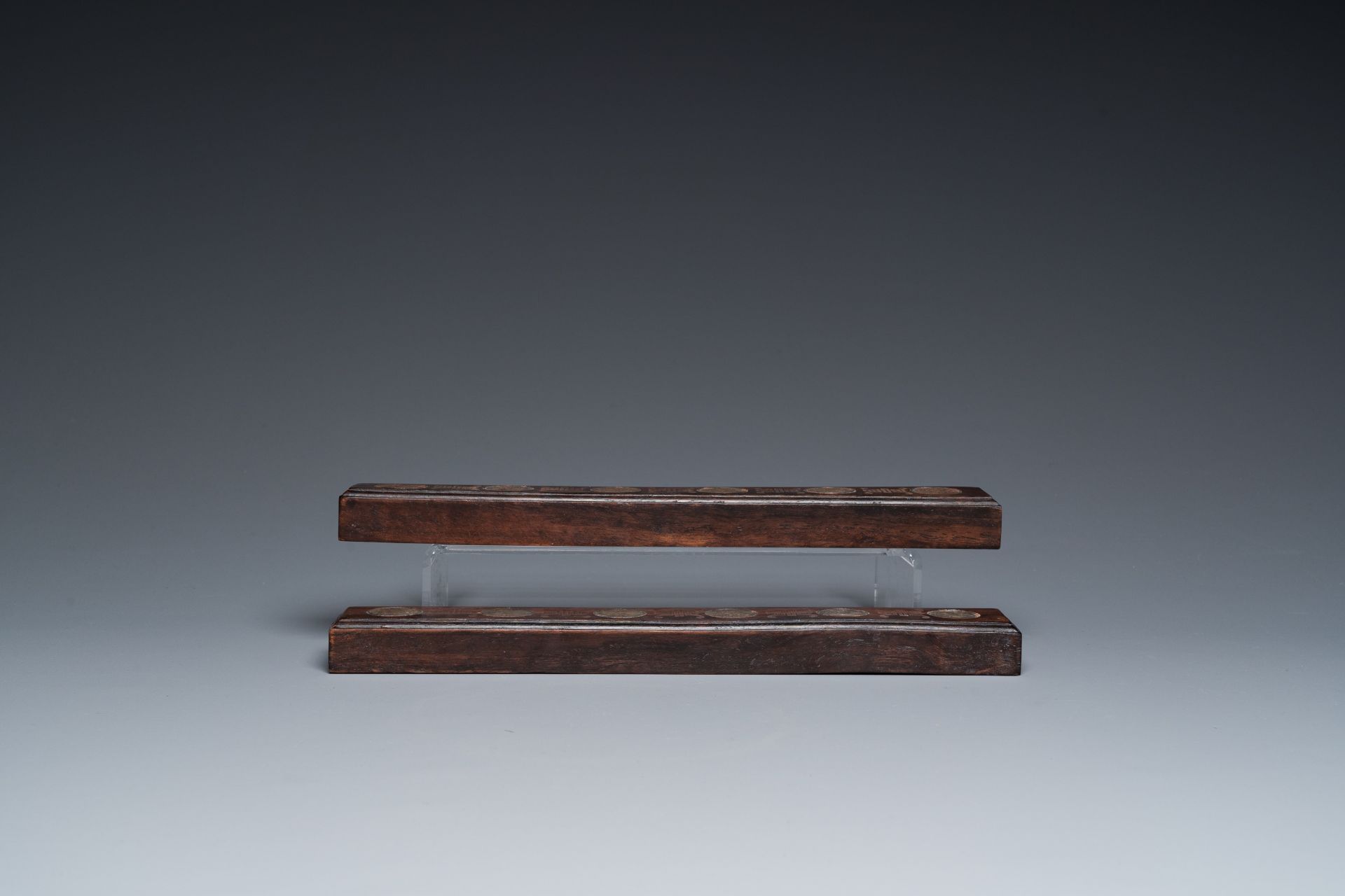 Five Chinese scholar's objects in bamboo, bone, inlaid wood and soapstone, 19/20th C. - Bild 5 aus 13