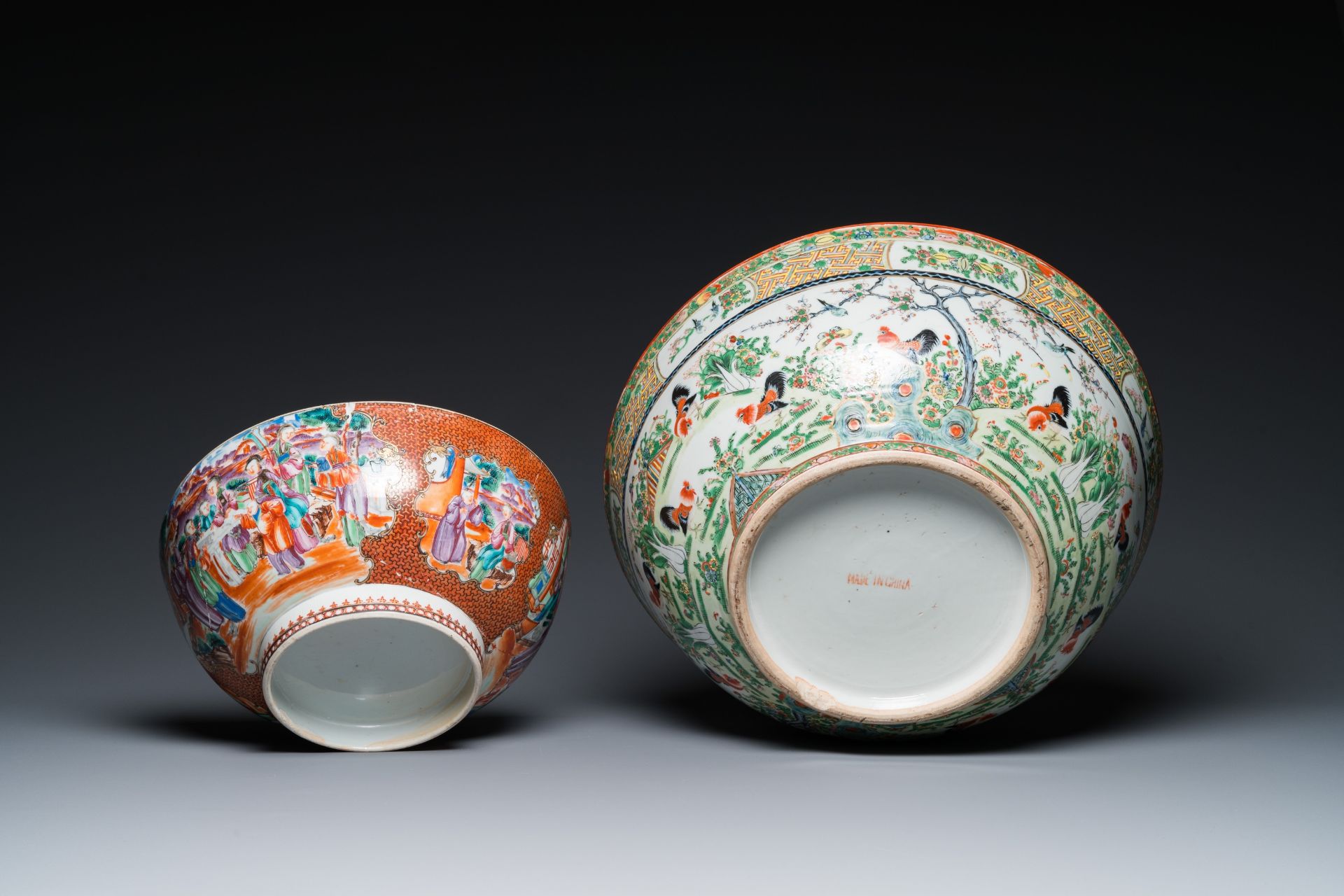 Two Chinese Canton famille rose bowls, a vase and a gilt-lacquered box, Qianlong and later - Bild 7 aus 22