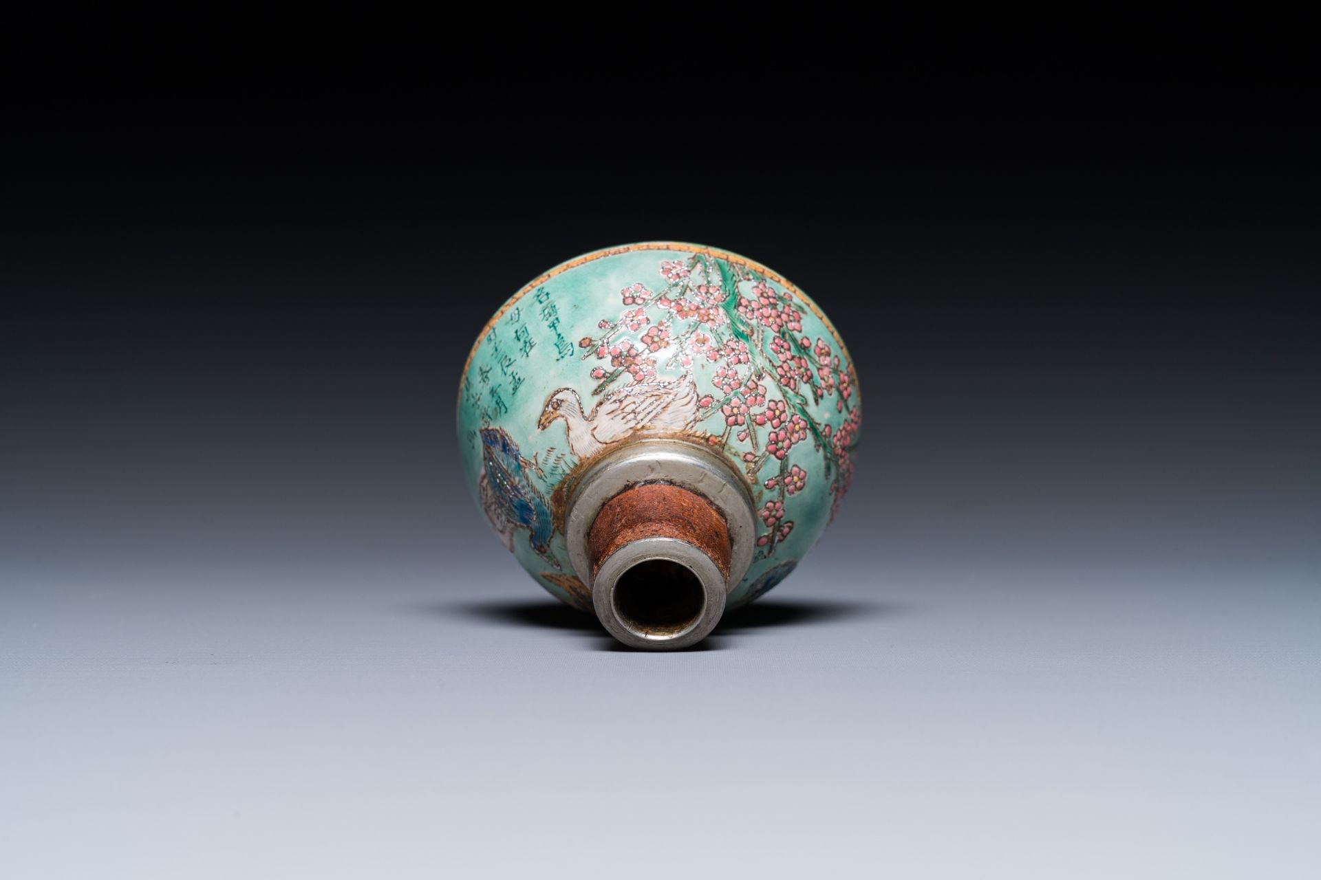 A rare Chinese famille rose opium pipe with narrative scenes, 19th C. - Image 13 of 14