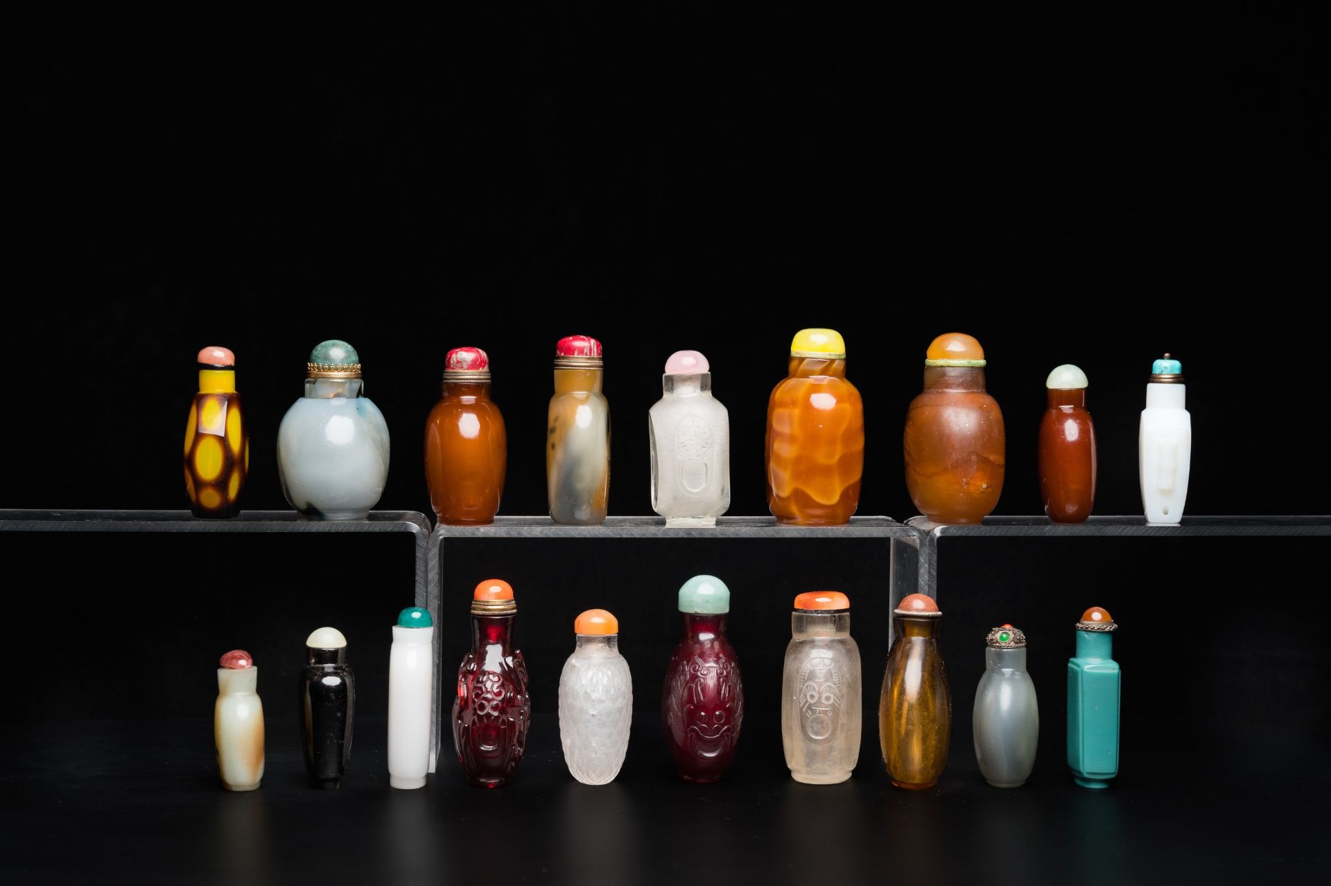 19 Chinese glass snuff bottles, 19/20th C. - Image 4 of 9