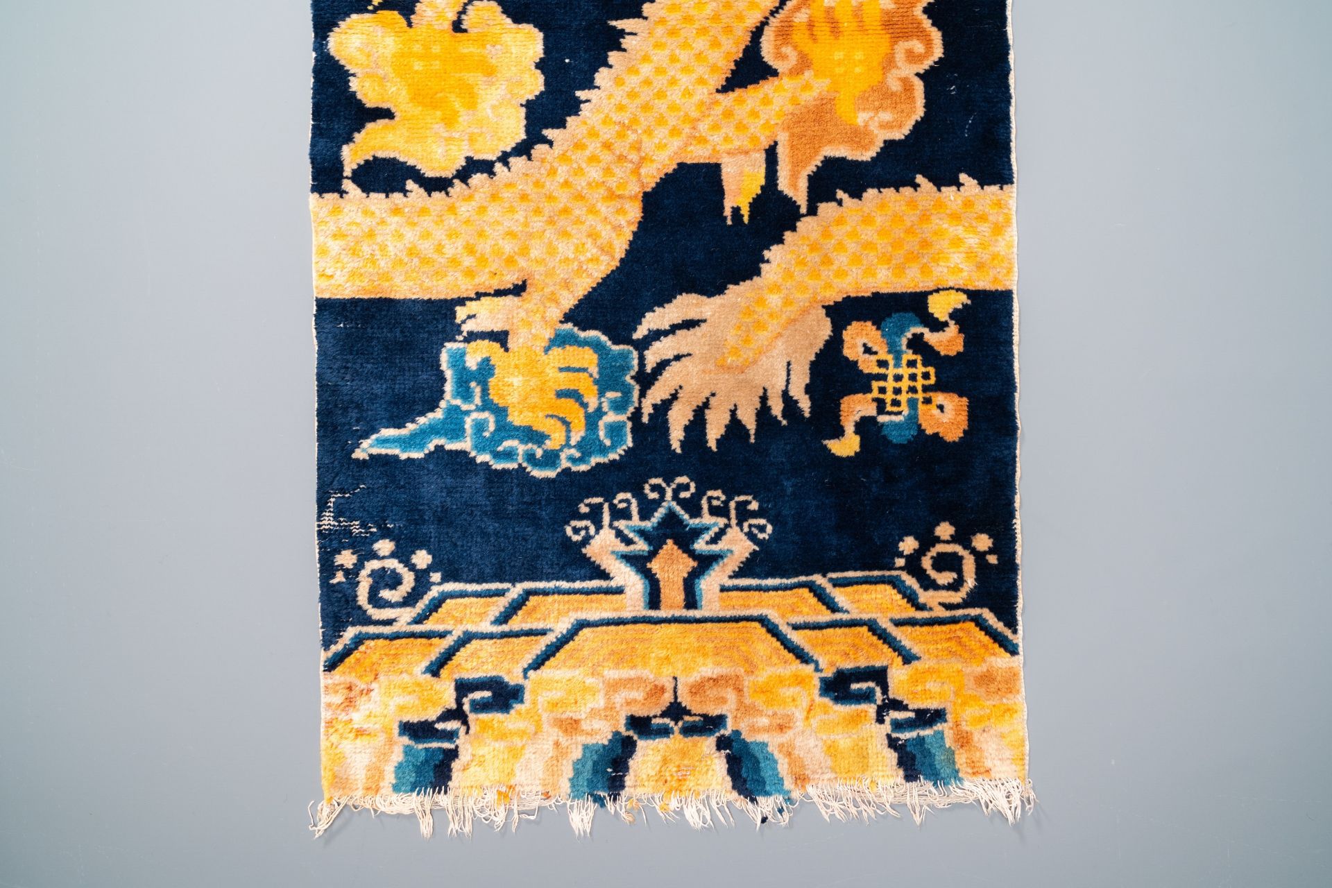 A Chinese silk 'dragons' carpet, 19th C. - Image 5 of 5