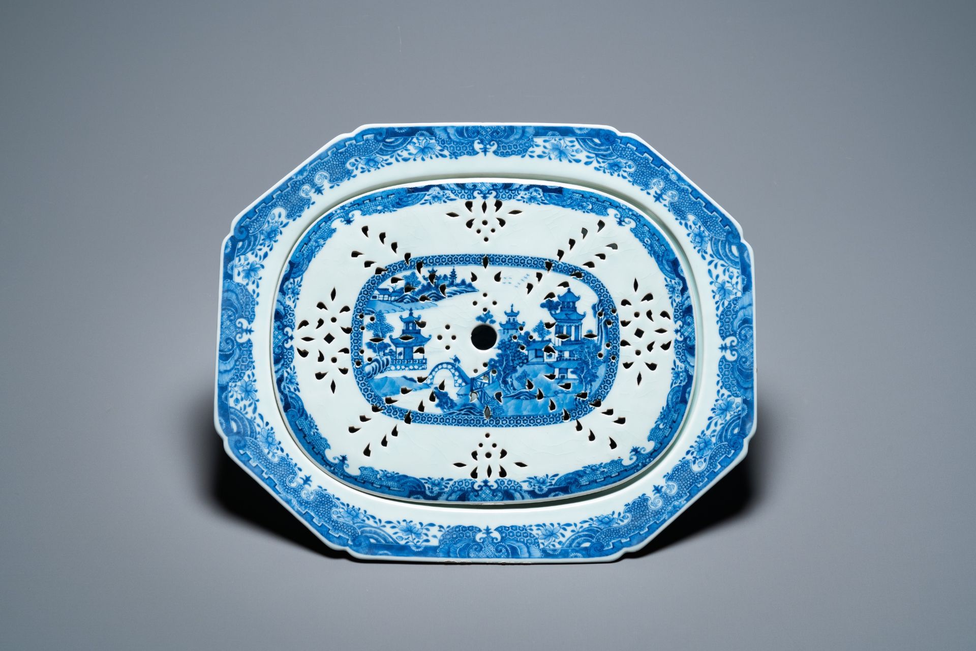 A Chinese blue and white 53-piece service, Qianlong - Image 17 of 19