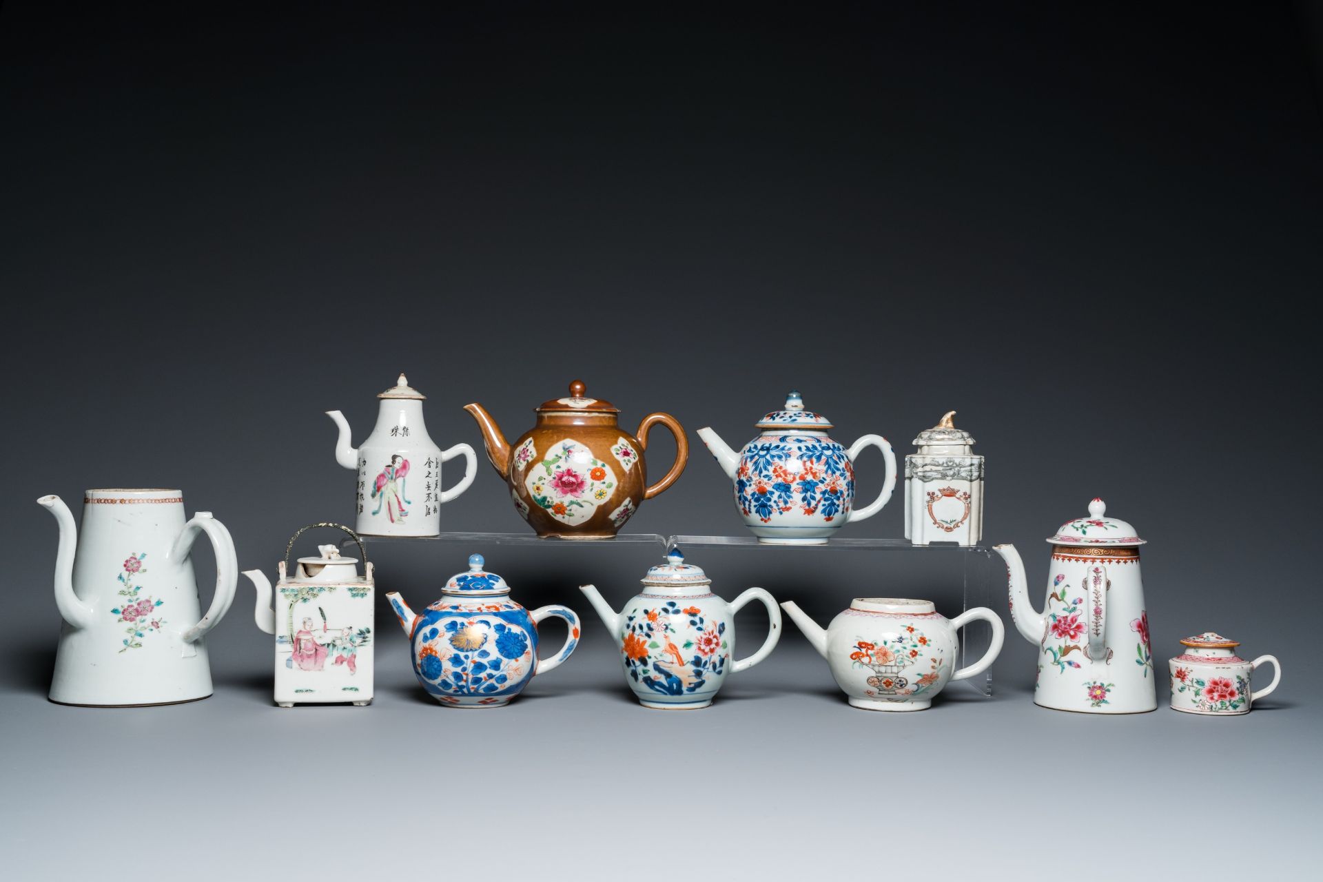 A large selection of Chinese famille rose and Imari-style tea wares, Yongzheng/Qianlong - Image 3 of 11