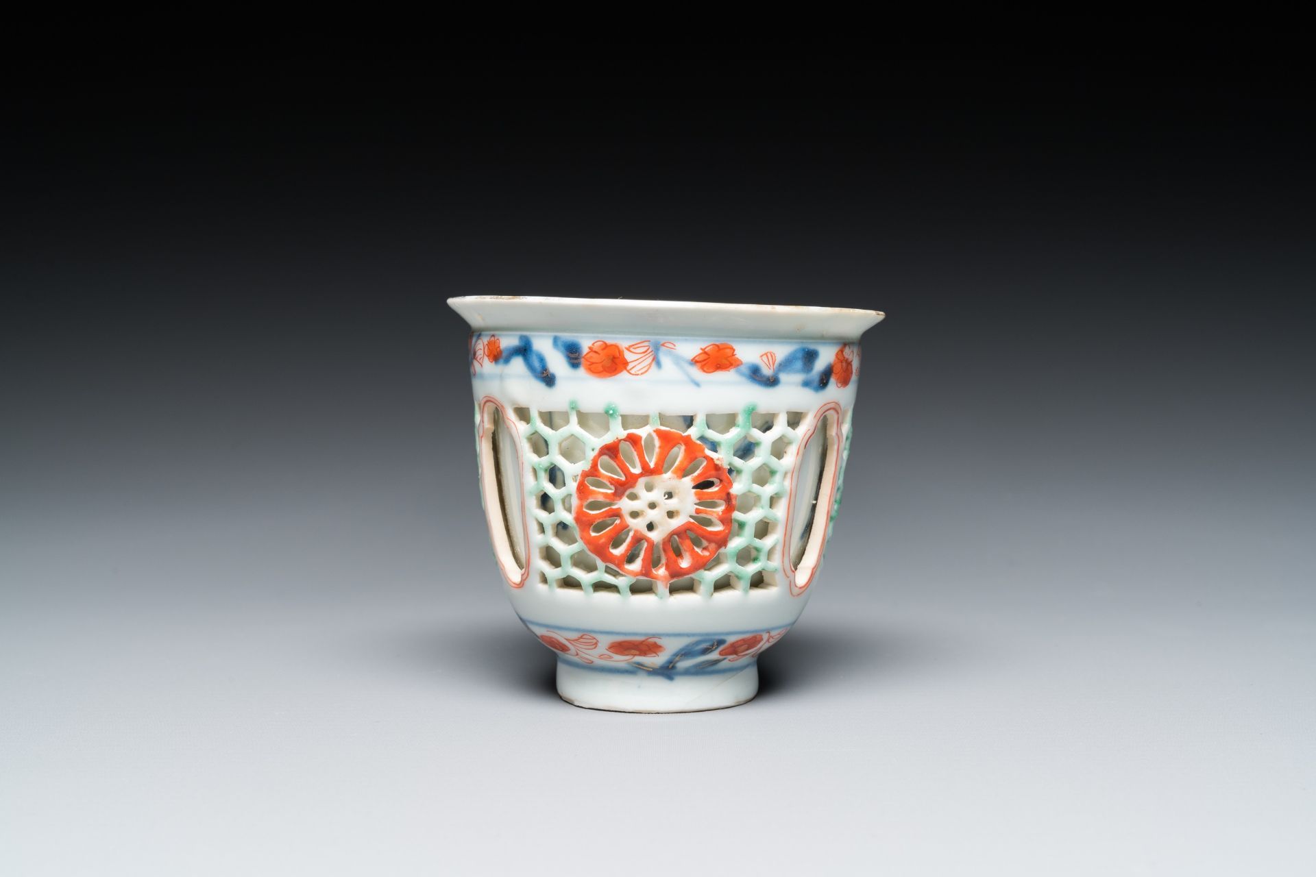 A rare Chinese famille verte double-walled reticulated cup and saucer, Kangxi - Image 6 of 13