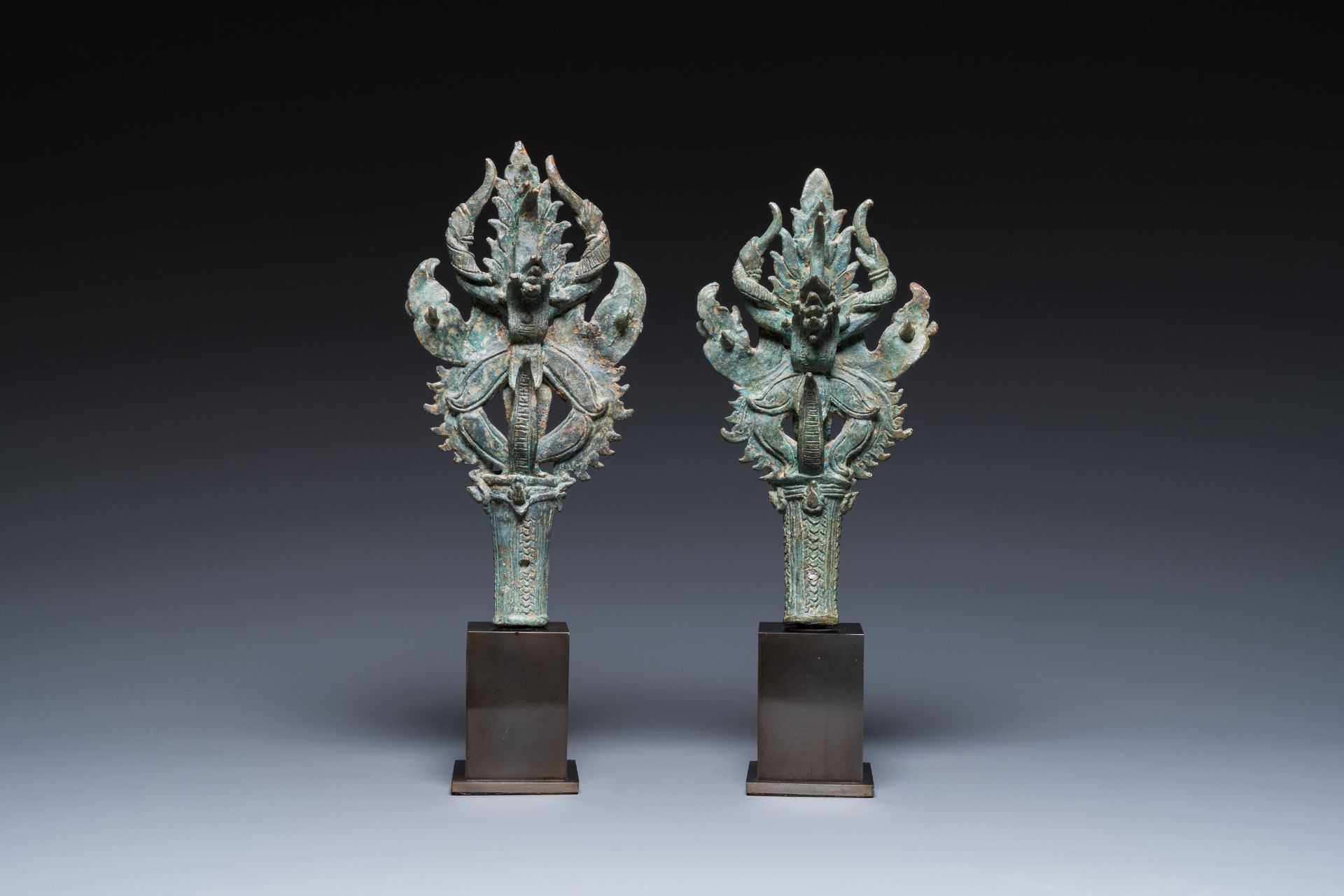 A pair of Khmer bronze ornaments showing dancing Apsaras in Bayon-style, Cambodia, Angkor period, 13 - Image 3 of 5