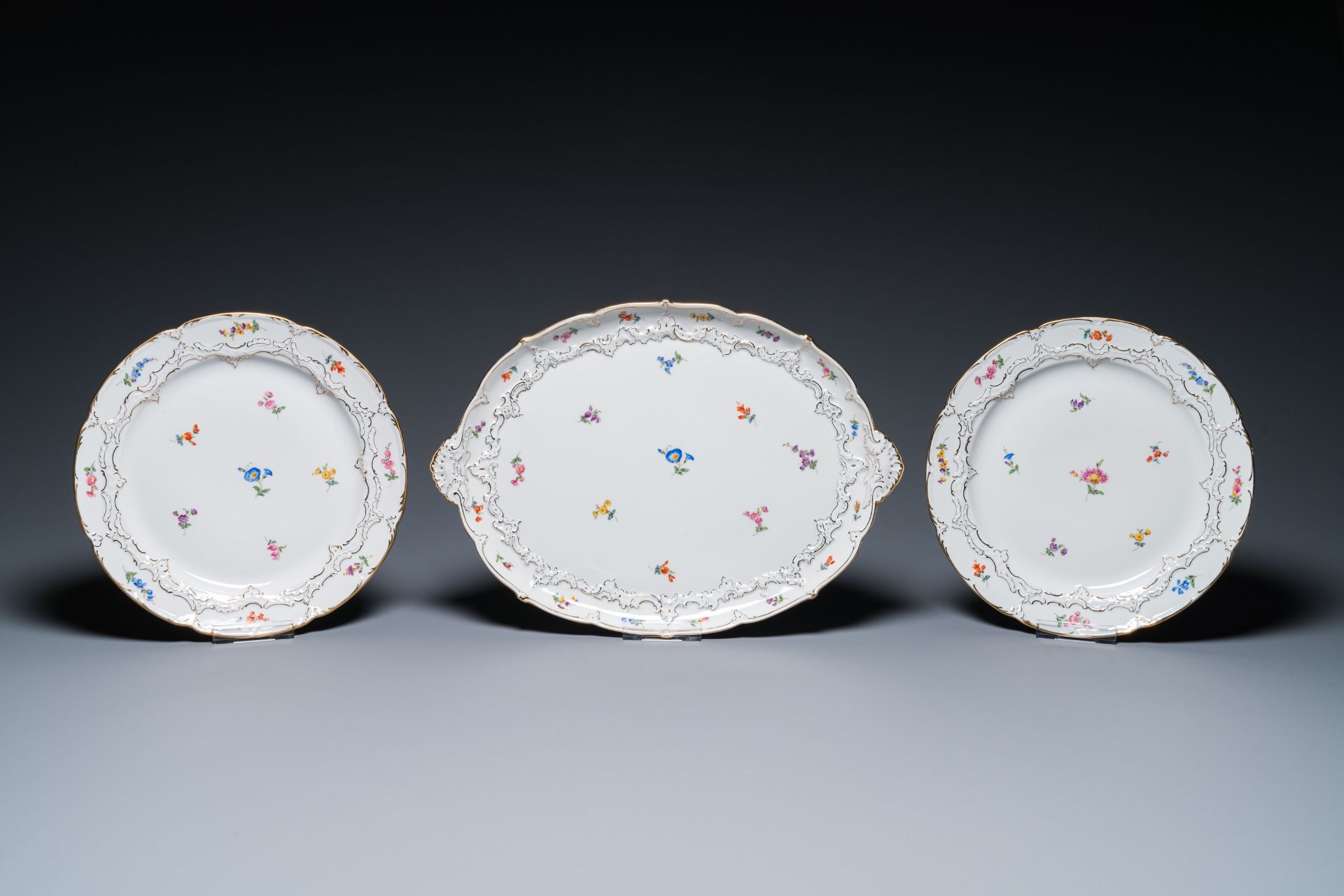 A Meissen porcelain 43-piece service with floral design, Germany, 19/20th C. - Bild 2 aus 22