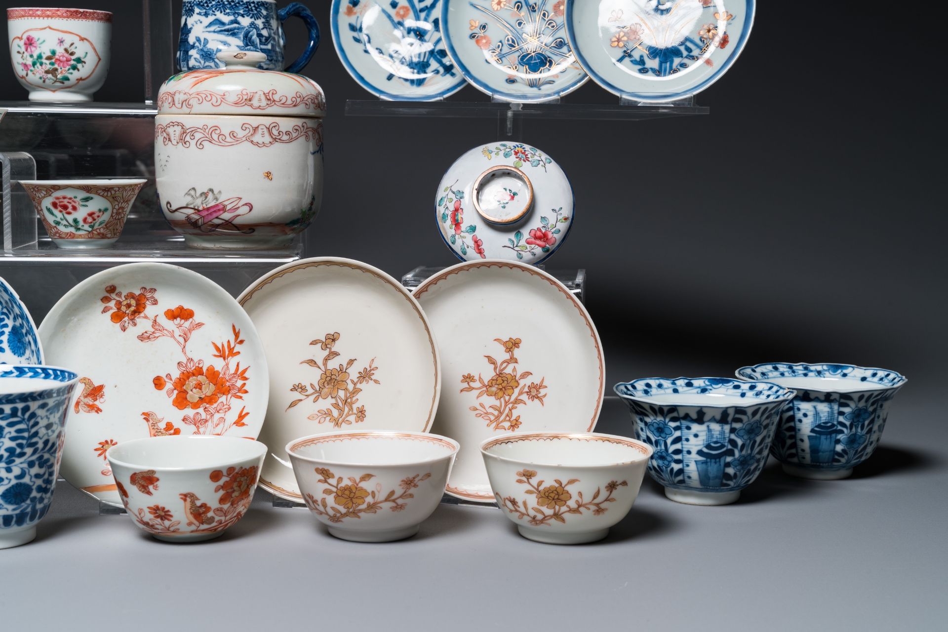 A varied collection of Chinese porcelain, Kangxi and later - Bild 14 aus 14