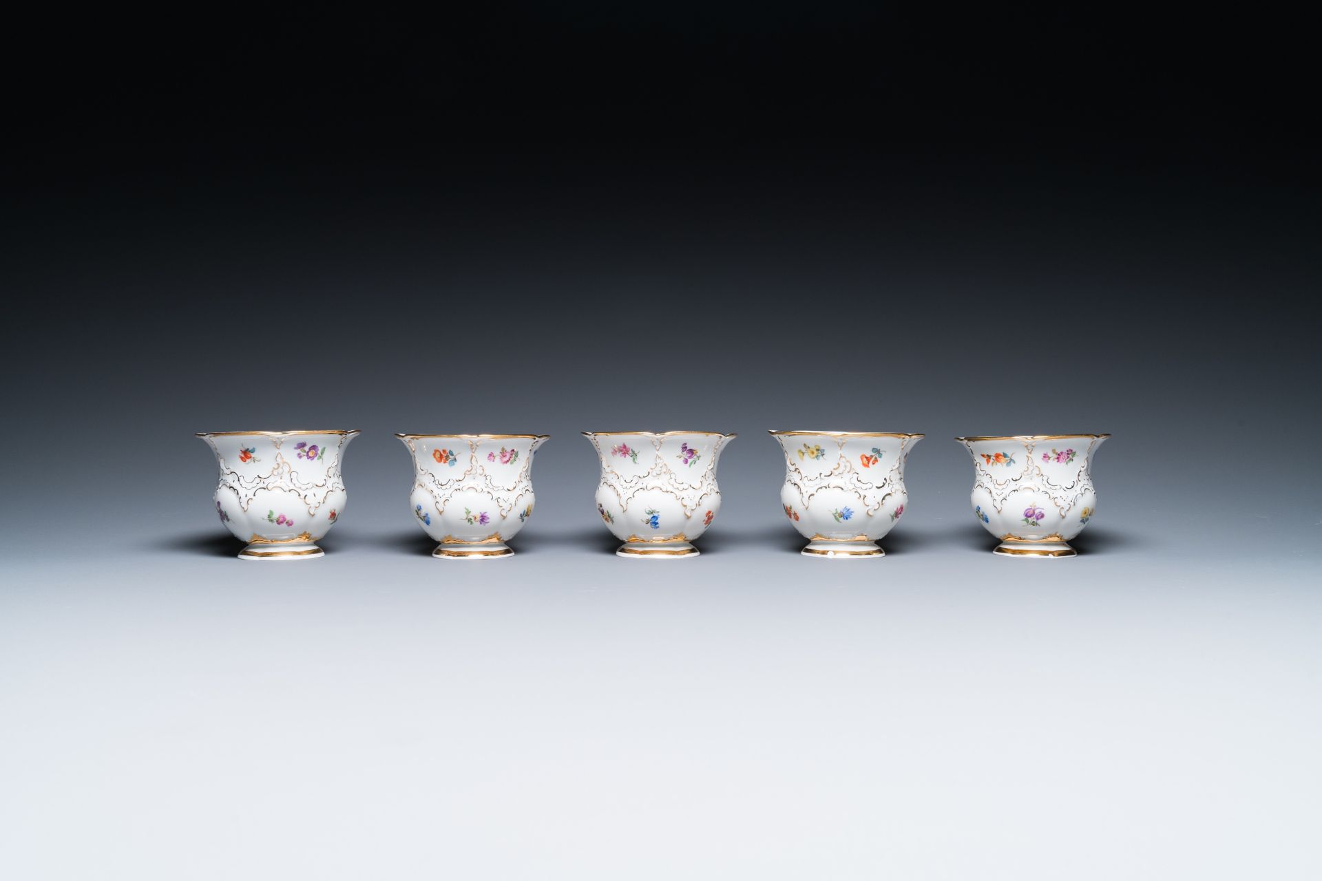 A Meissen porcelain 43-piece service with floral design, Germany, 19/20th C. - Bild 11 aus 22