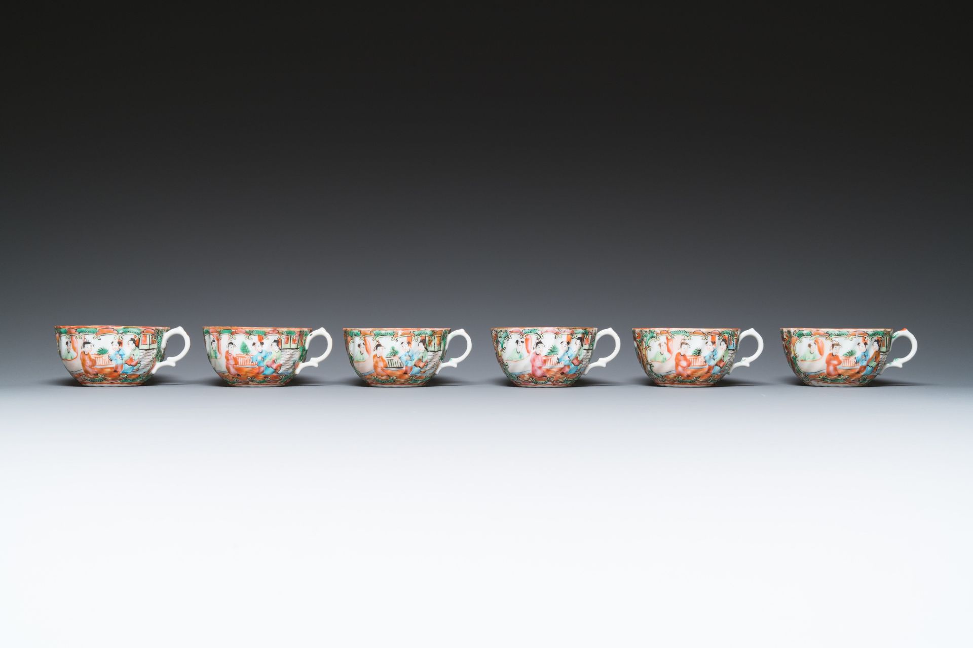 A collection of 28 Chinese Canton famille rose wares, 19th C. - Image 7 of 16