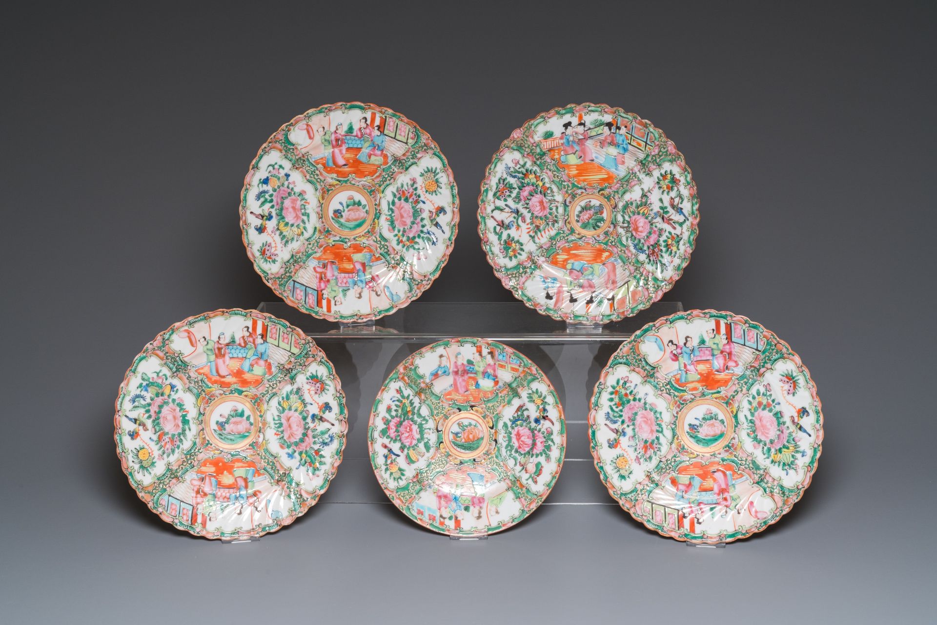 A collection of 28 Chinese Canton famille rose wares, 19th C. - Image 2 of 16
