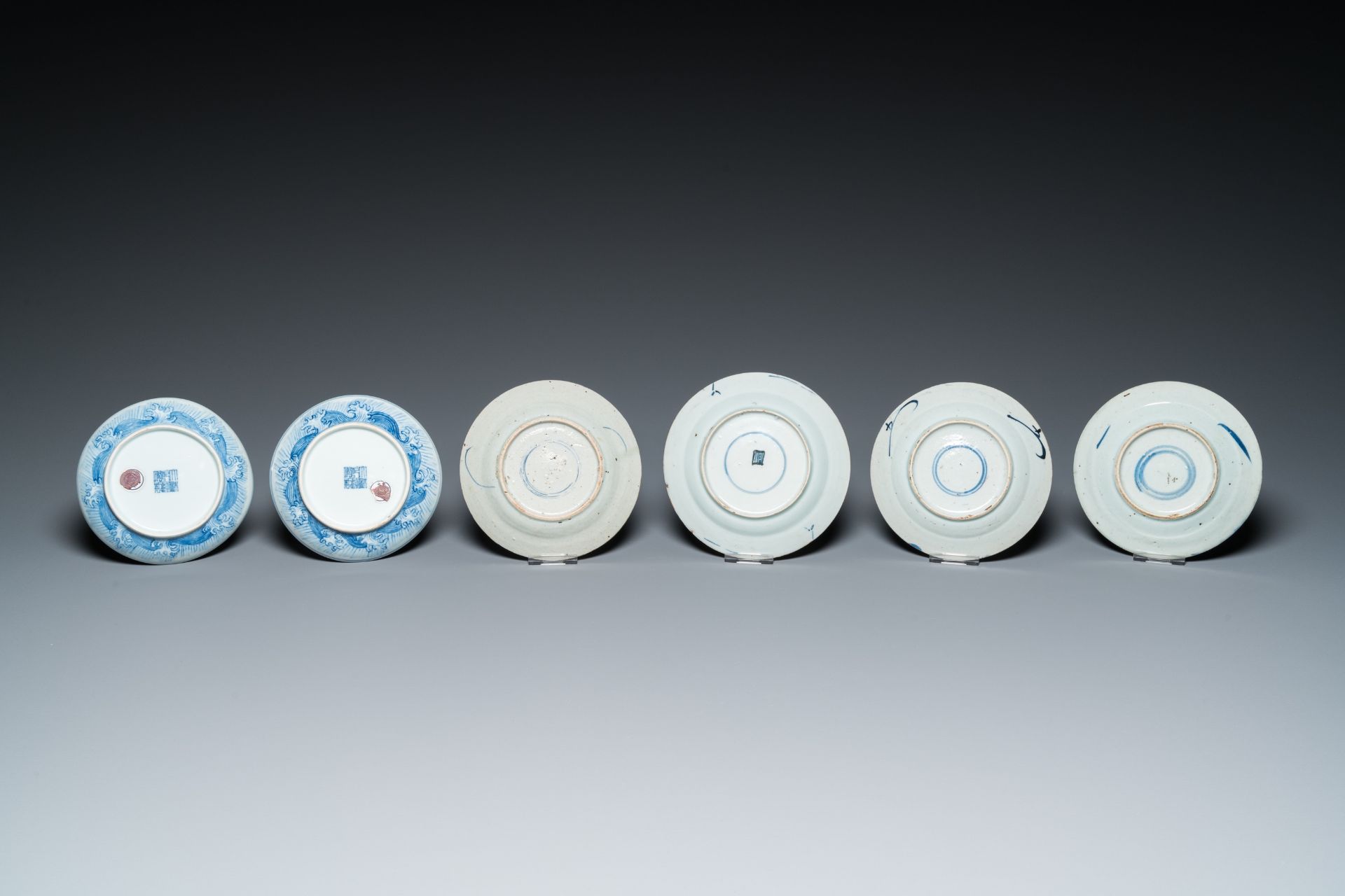 13 pieces of blue and white Chinese porcelain, 18/20th C. - Image 5 of 17