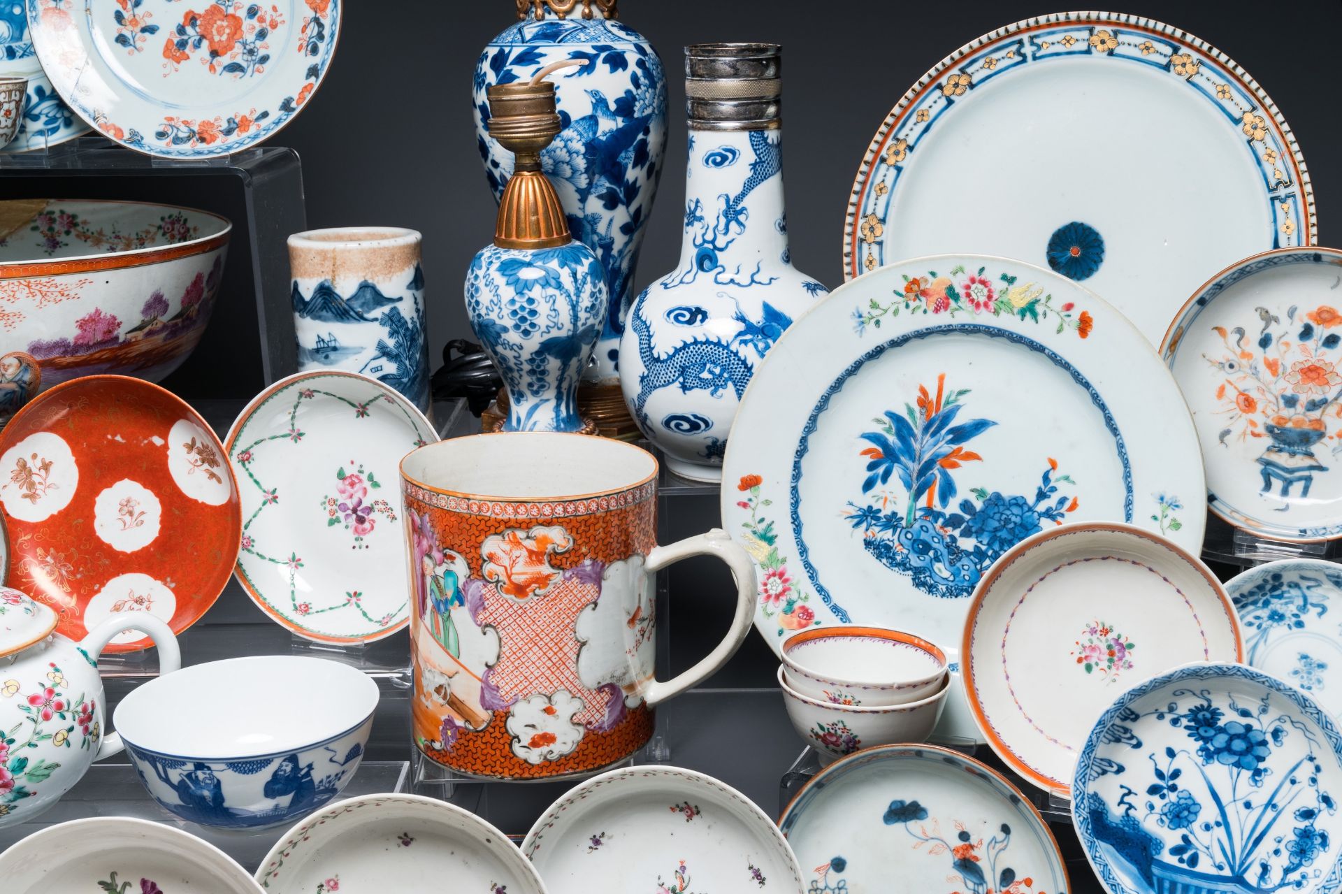 A varied collection of Chinese porcelain, Kangxi and later - Bild 6 aus 11