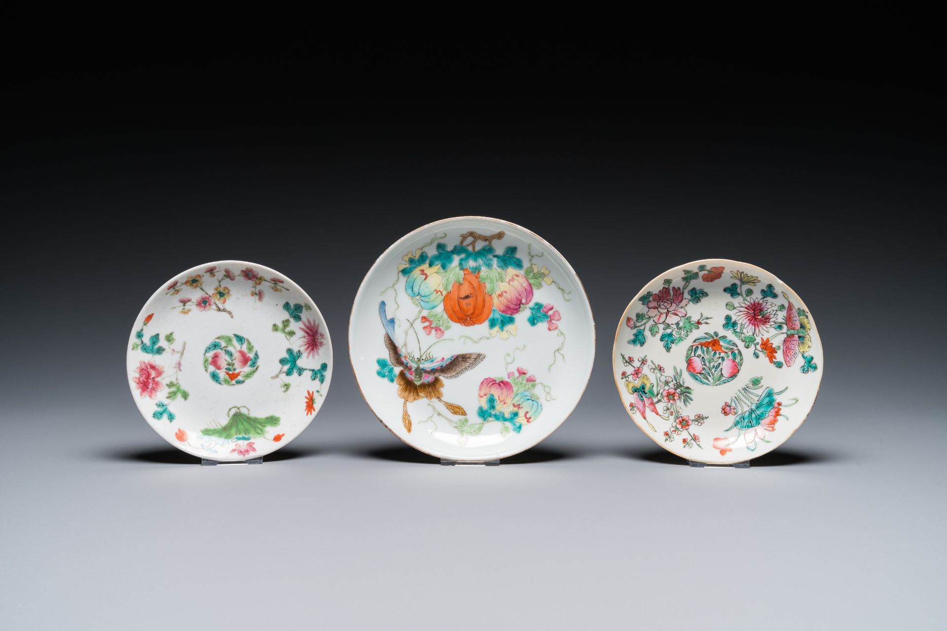 A varied collection of Chinese porcelain, 19/20th C. - Bild 4 aus 17