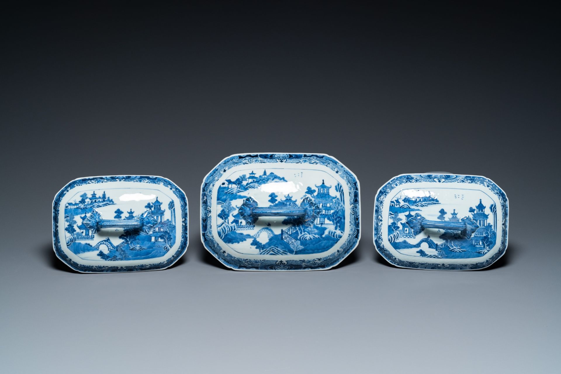 A Chinese blue and white 53-piece service, Qianlong - Image 6 of 19