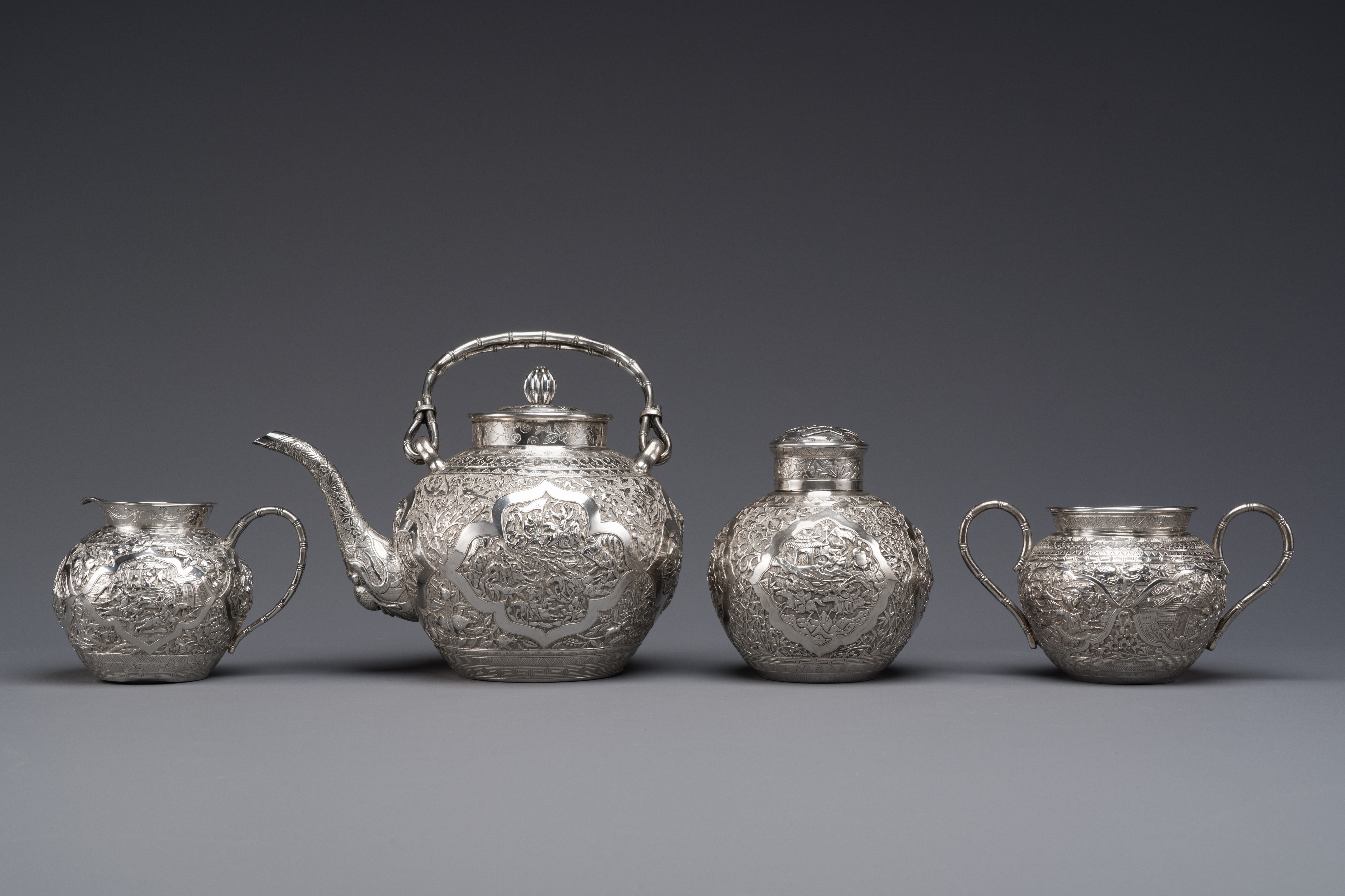 A Chinese silver 4-piece tea service on tray, Tu Mao Xing mark, 19th C. - Image 8 of 12