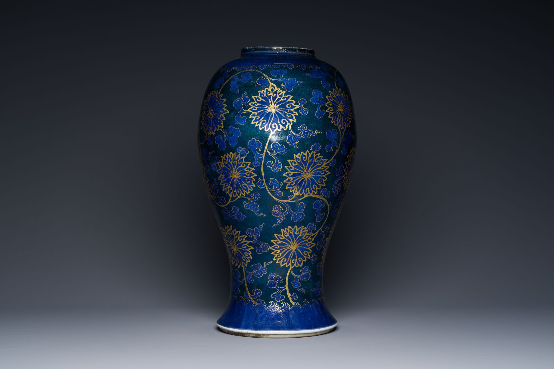 A Chinese powder-blue vase with gilt lotus scrolls and a matching gilt cover, Kangxi - Image 3 of 7