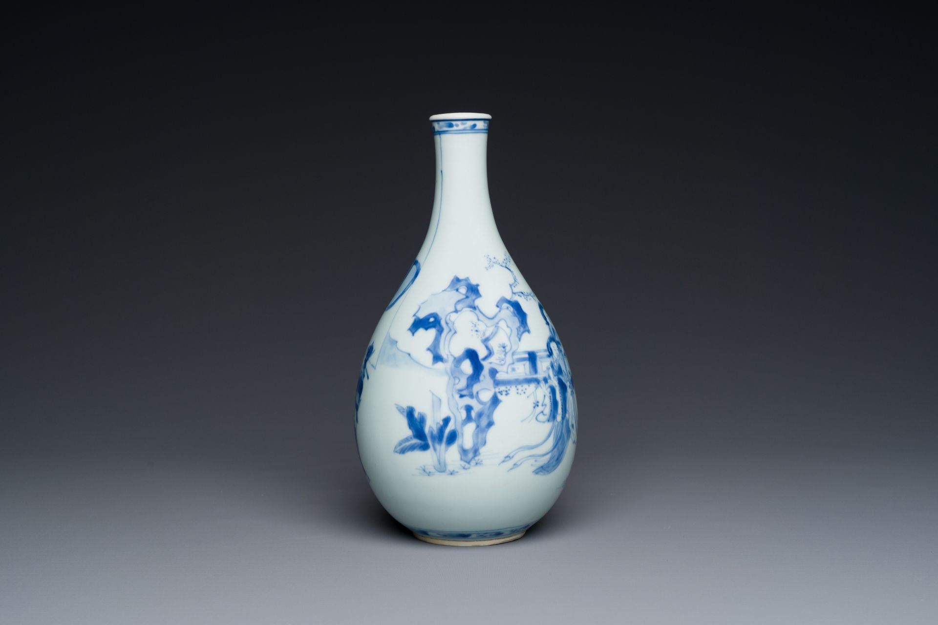 A Chinese blue and white pear-shaped 'narrative subject' vase, Kangxi - Image 4 of 6