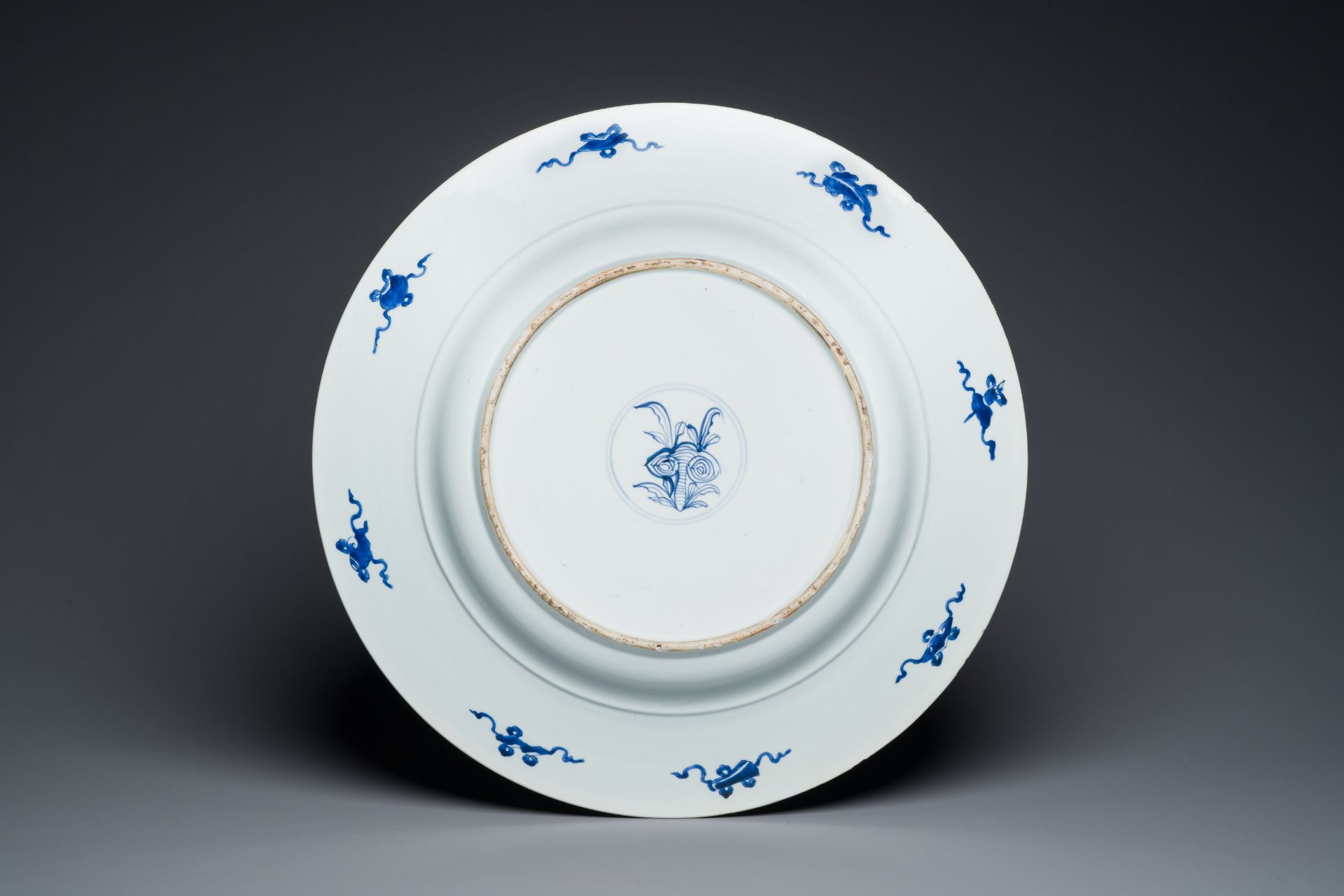 An exceptionally large Chinese blue and white 'peacock rim' dish, Kangxi - Image 2 of 2
