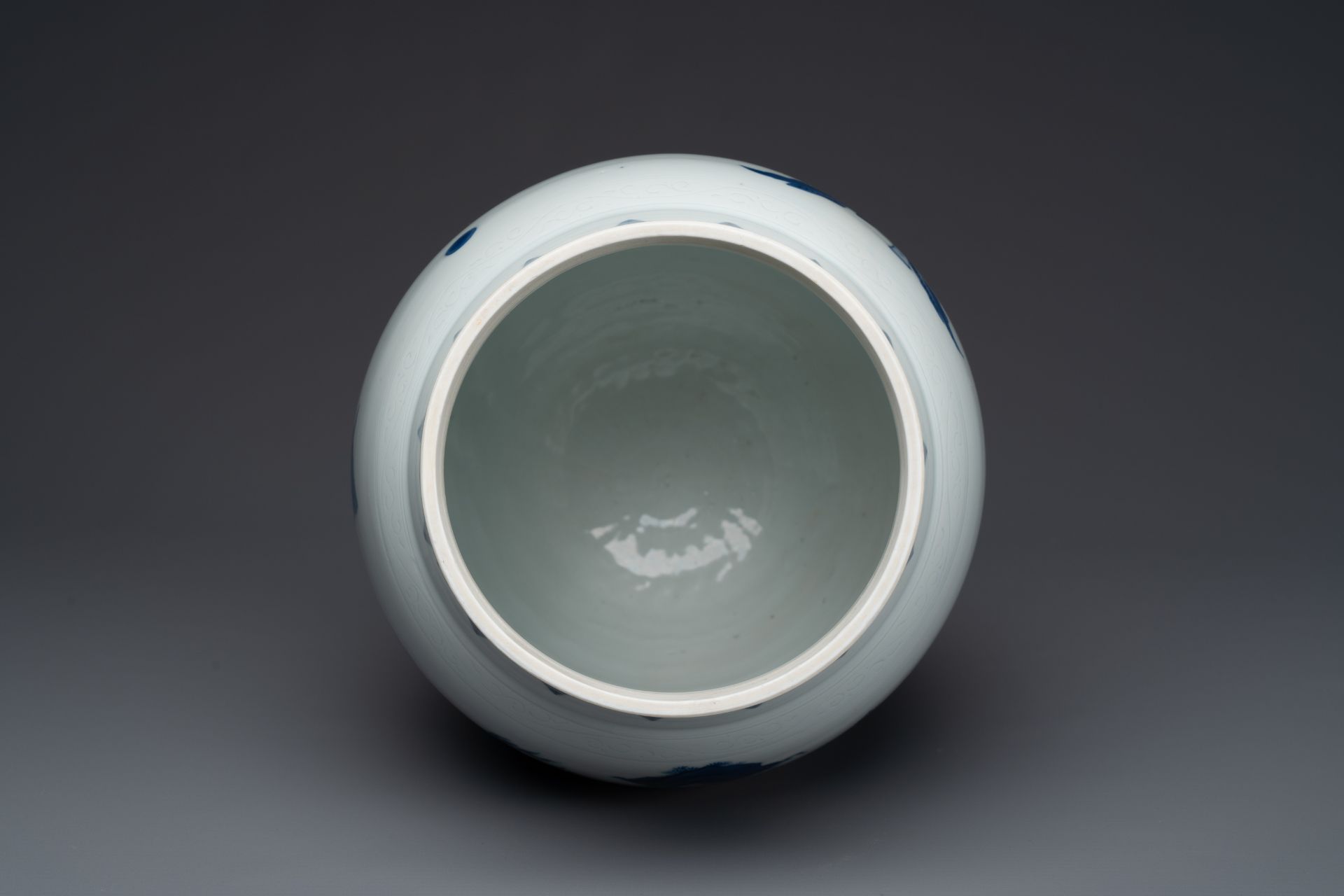 A Chinese blue and white 'qilins' vase, Transitional period - Image 5 of 6