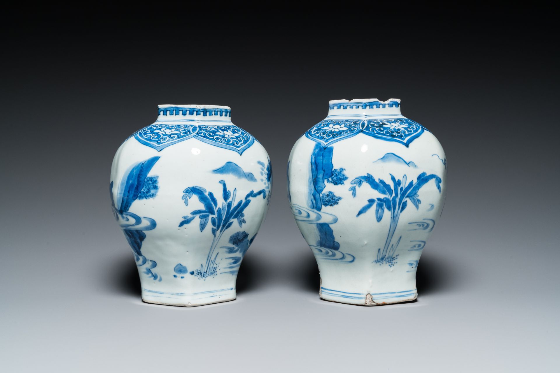 A pair of Chinese blue and white hexagonal vases, Transitional period - Image 3 of 7