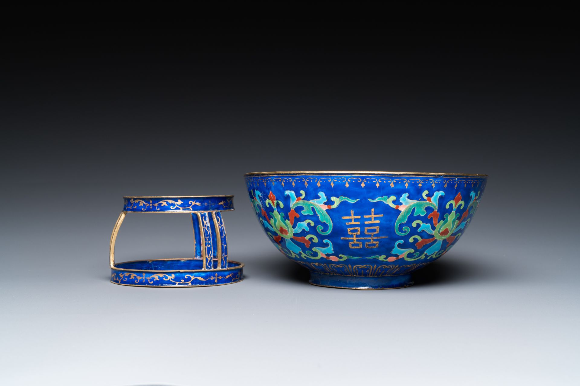 A Chinese Beijing enamel warming bowl with Shou-characters, Qianlong - Image 13 of 15