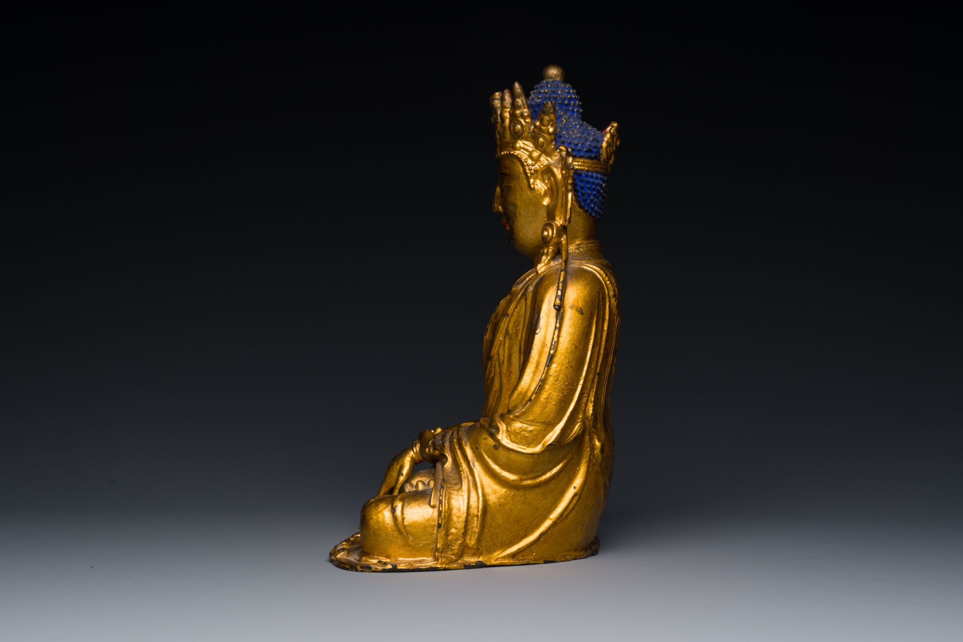 A fine Chinese gilt bronze sculpture of Shakyamuni Buddha, 15/16th C. - Image 2 of 7