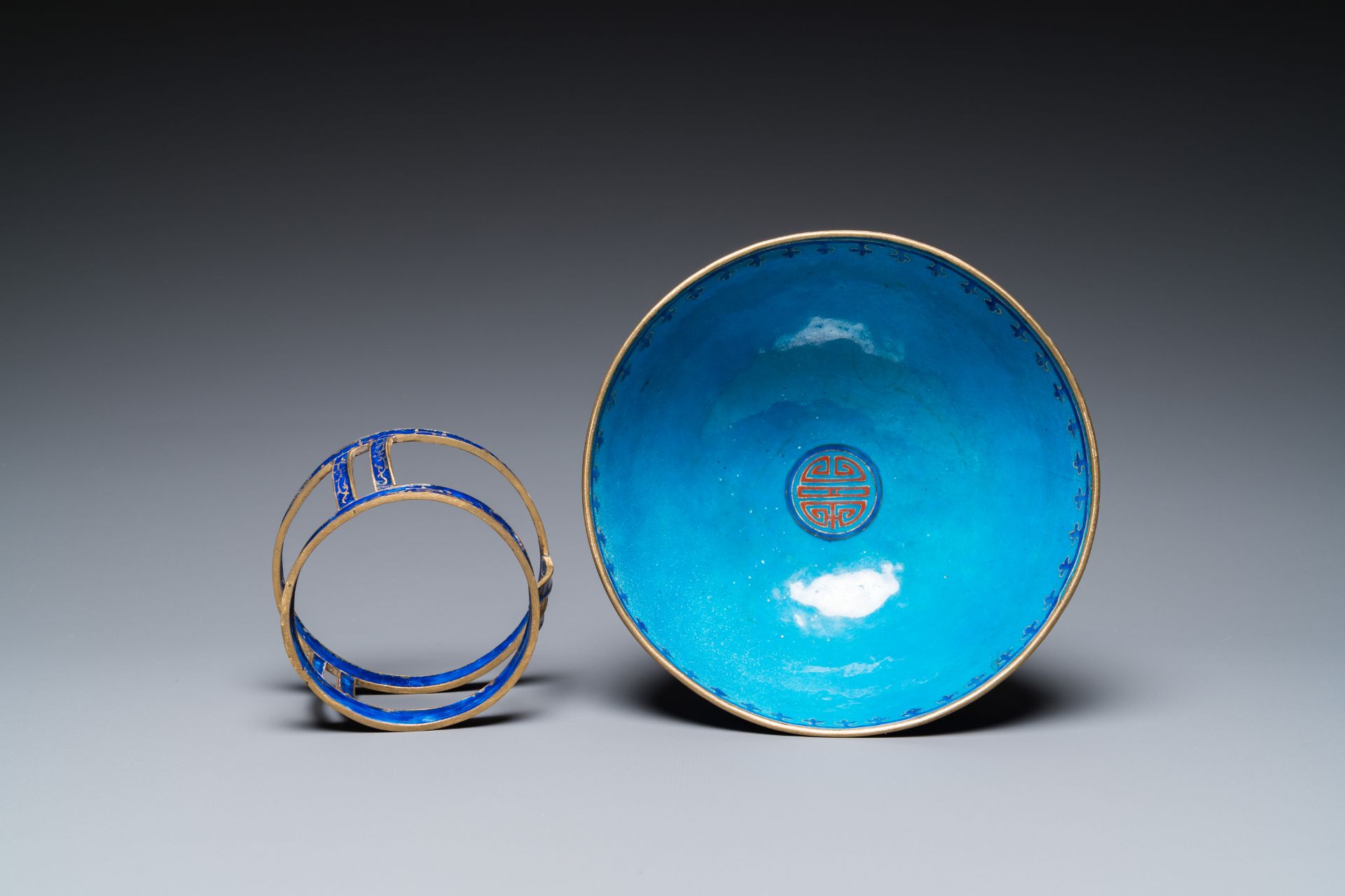 A Chinese Beijing enamel warming bowl with Shou-characters, Qianlong - Image 14 of 15