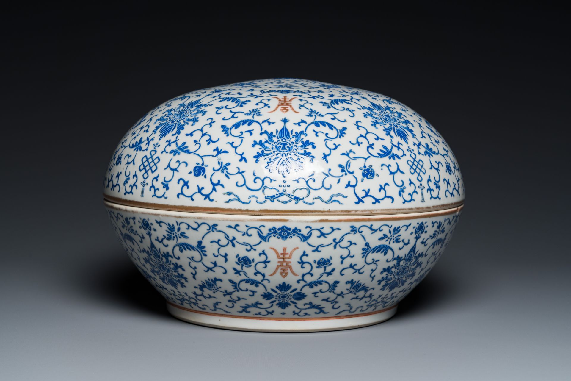 A large round Chinese box and cover with overglaze blue enamel lotus design, Guangxu mark and of the - Image 4 of 7