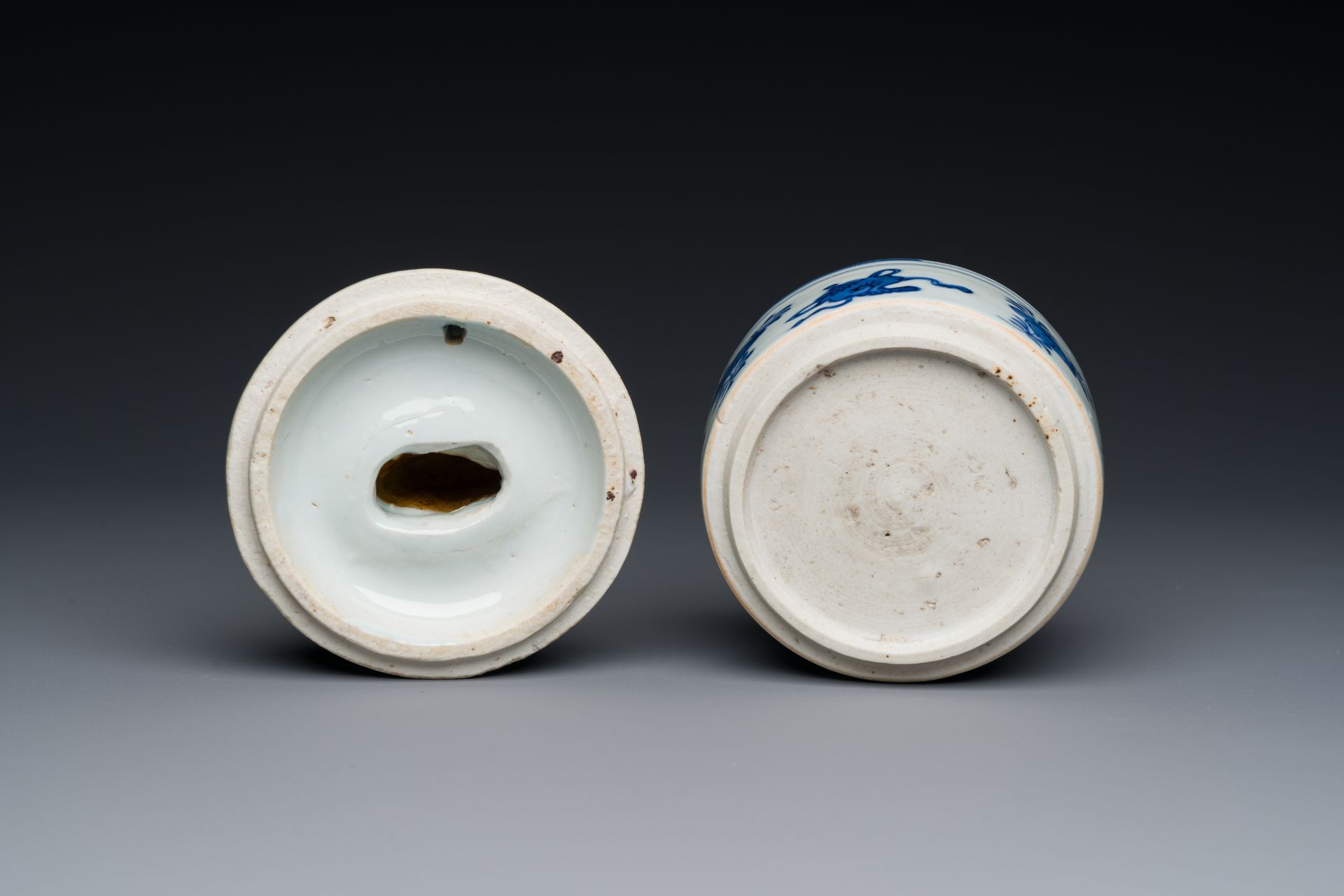 A Chinese blue and white ko-sometsuke incense burner for the Japanese market with a pipe smoker on t - Image 7 of 7