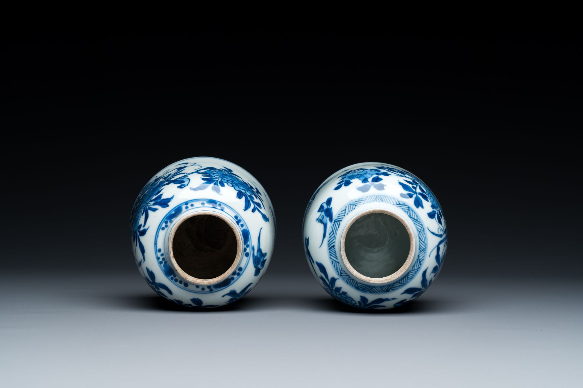 A pair of Chinese blue and white bell-shaped water pots, Kangxi - Image 7 of 8