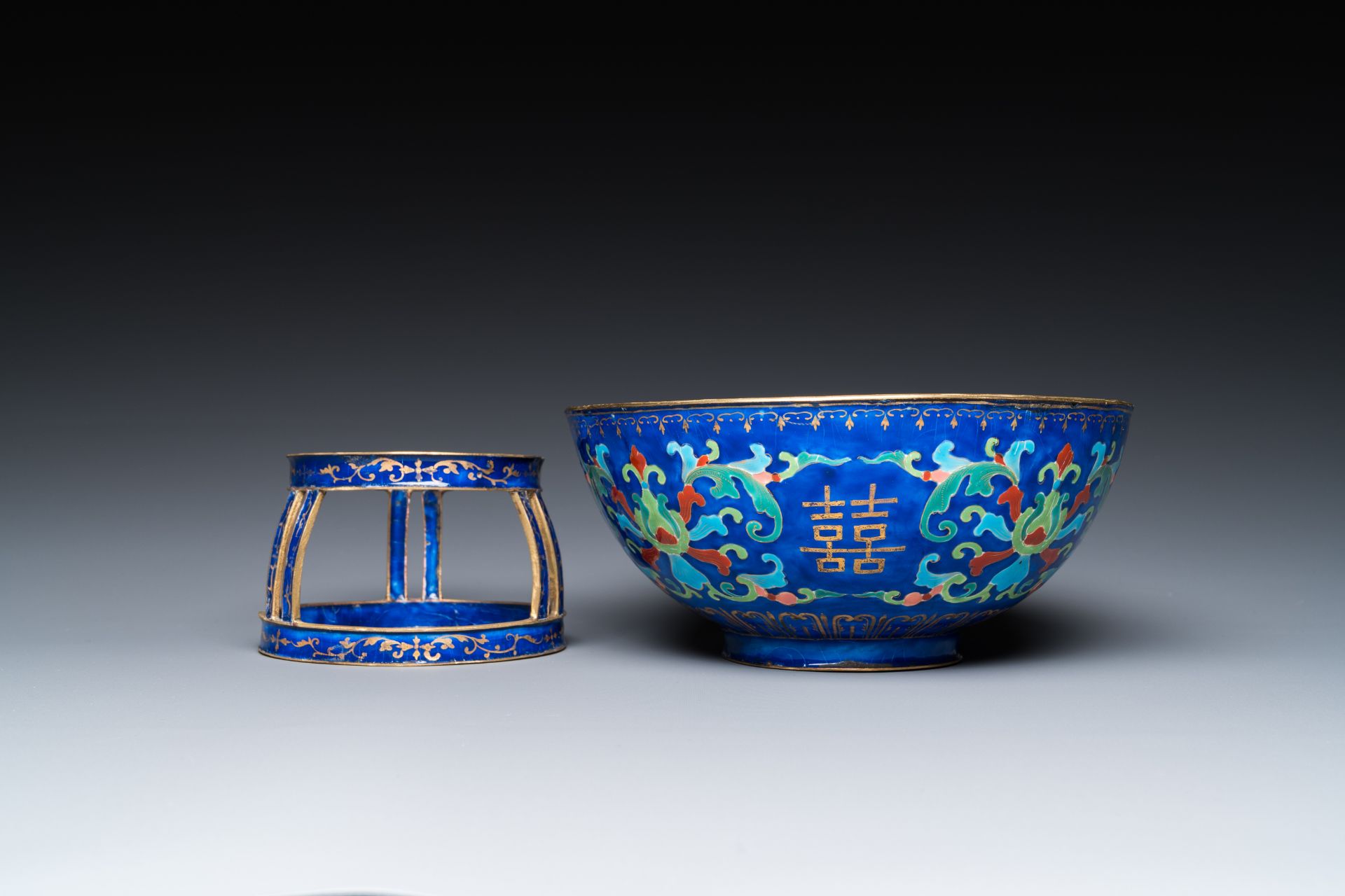 A Chinese Beijing enamel warming bowl with Shou-characters, Qianlong - Image 12 of 15