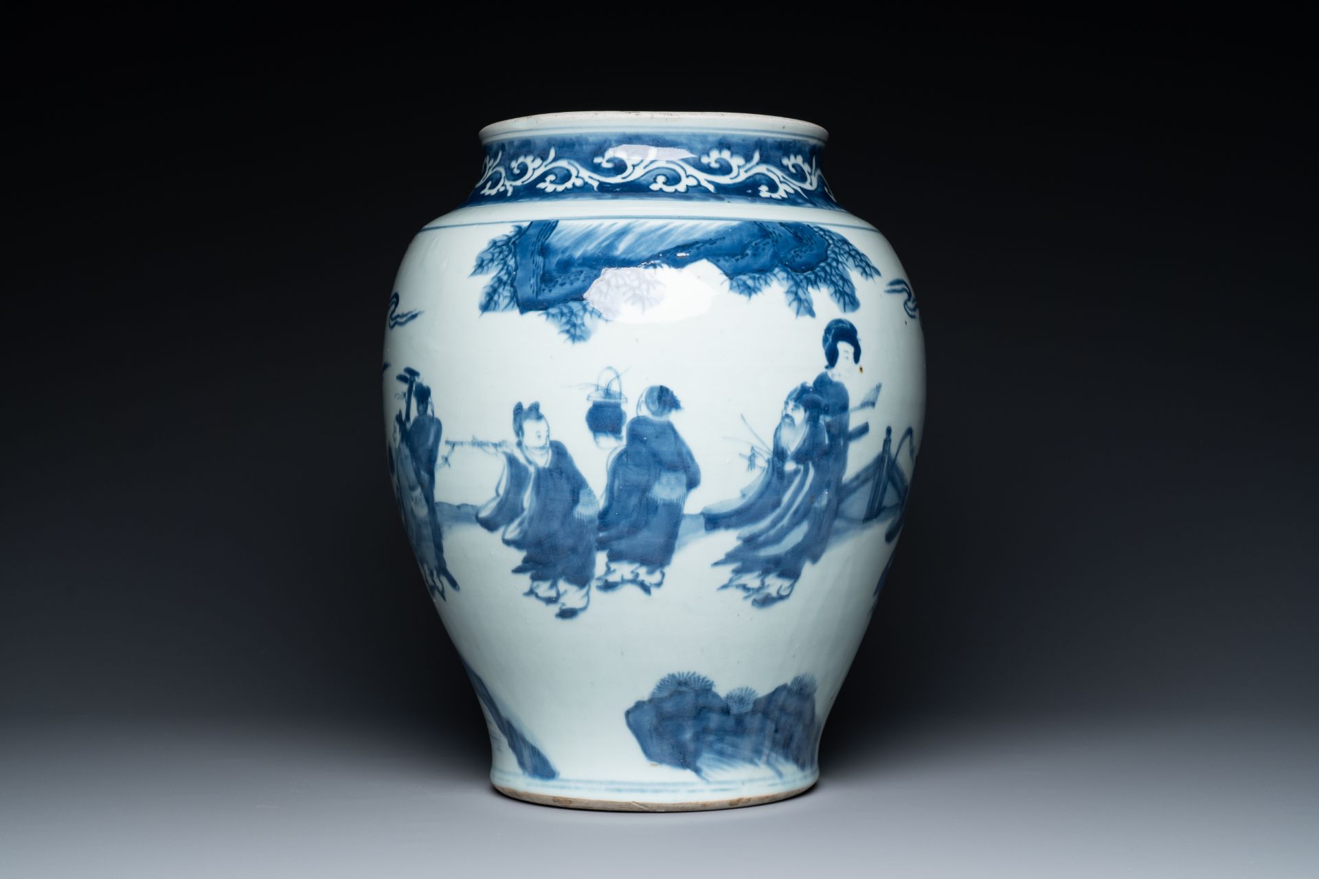 A large Chinese blue and white 'Immortals' vase, Transitional period - Image 3 of 9