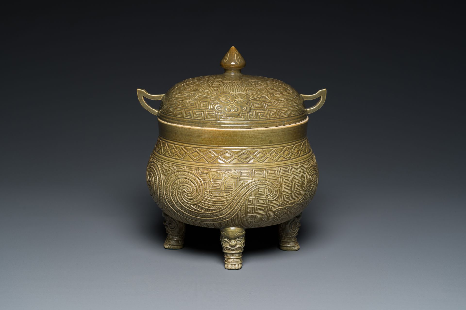 A rare Chinese teadust-glazed food vessel & cover, 'dui 敦', Hua Ting Shi Zhi 華亭氏製 mark, late 19th C.