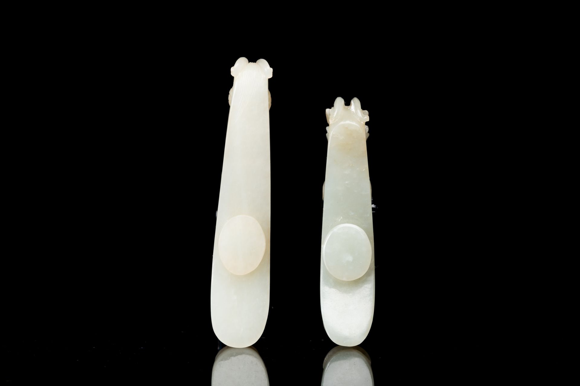 Two Chinese white jade fine carved belt hooks, Qing - Image 3 of 7