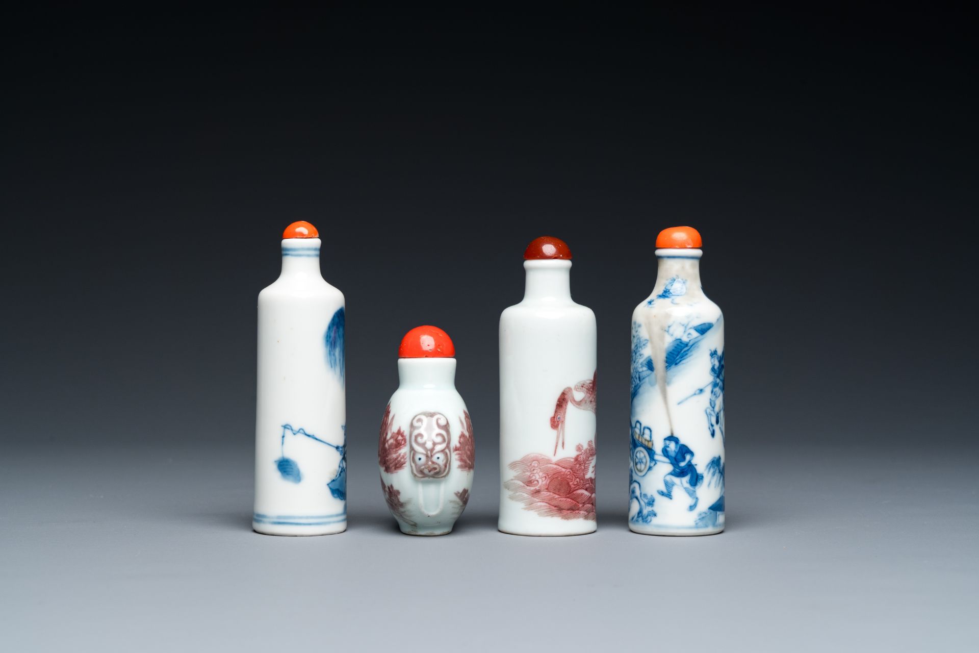 Four Chinese blue, white and copper-red snuff bottles, 19th C. - Image 3 of 6