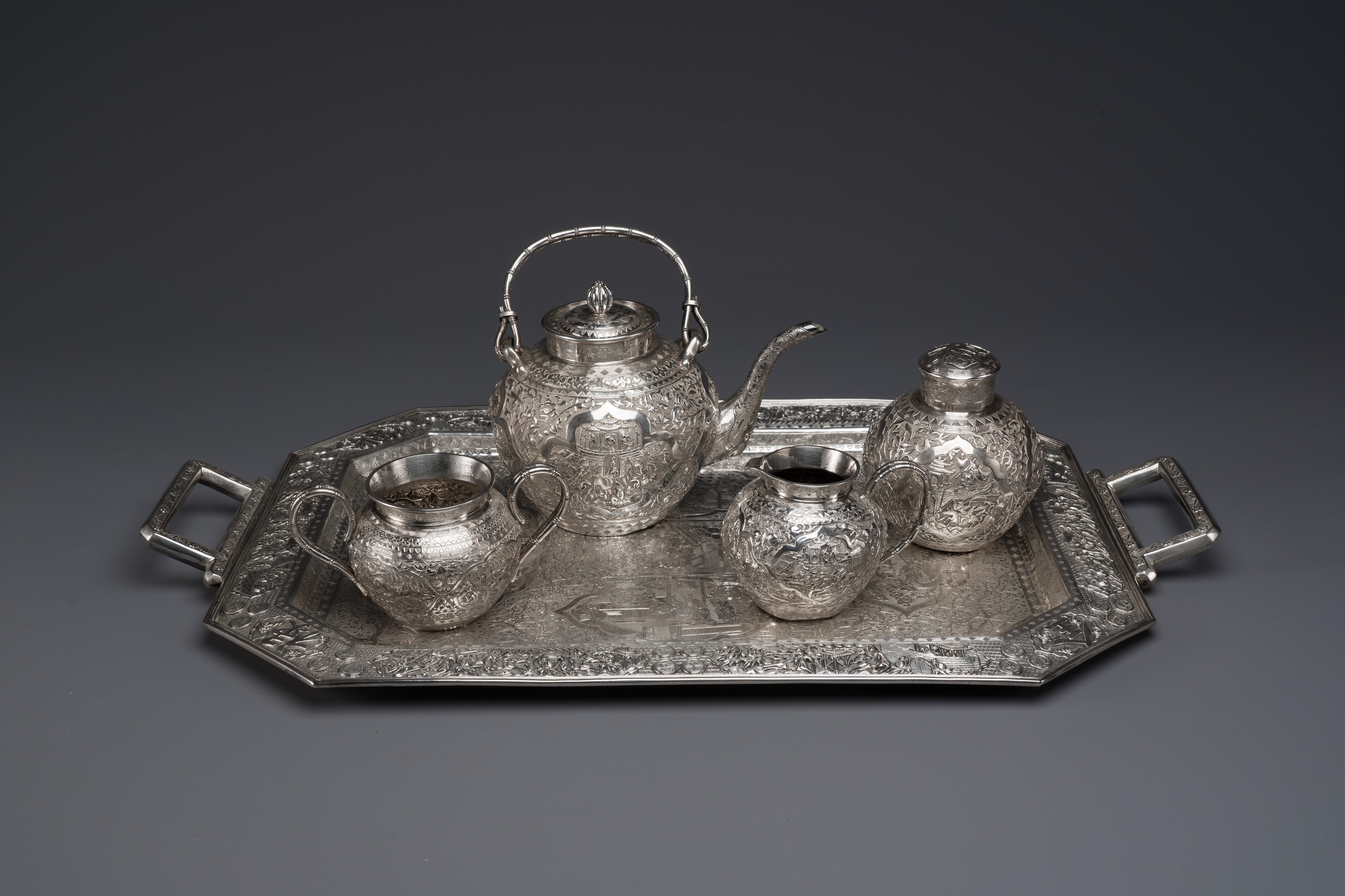 A Chinese silver 4-piece tea service on tray, Tu Mao Xing mark, 19th C. - Image 2 of 12