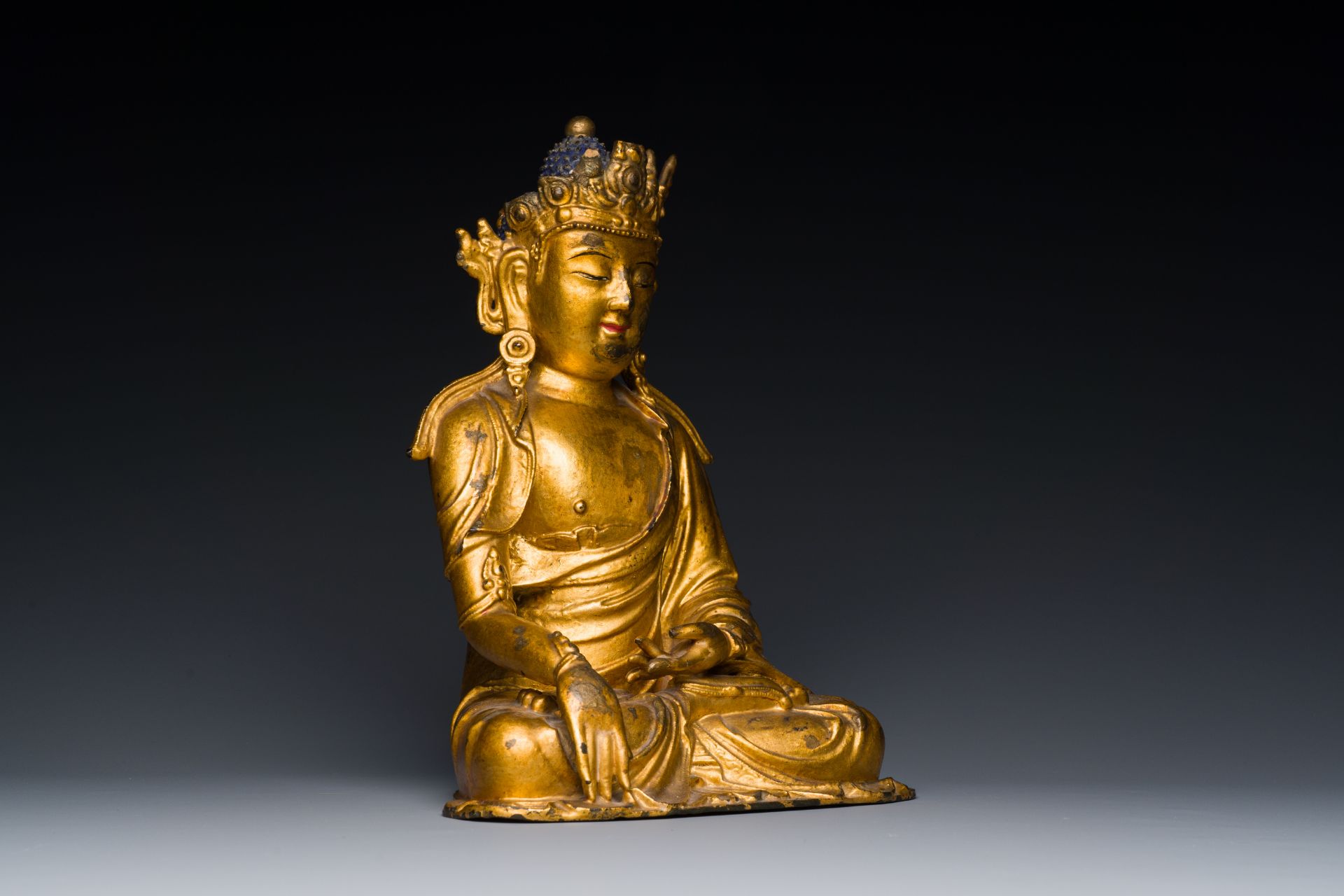A fine Chinese gilt bronze sculpture of Shakyamuni Buddha, 15/16th C. - Image 5 of 7