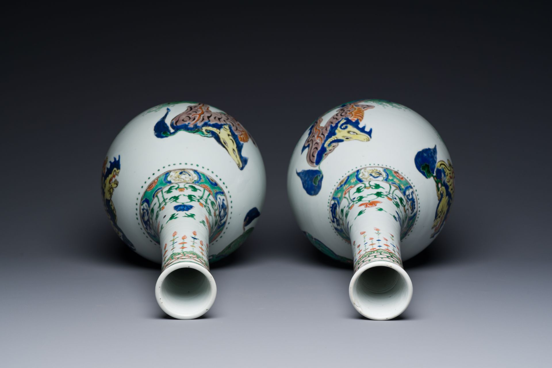 A pair of large Chinese famille verte 'mythic animals' vases, Kangxi - Image 7 of 8