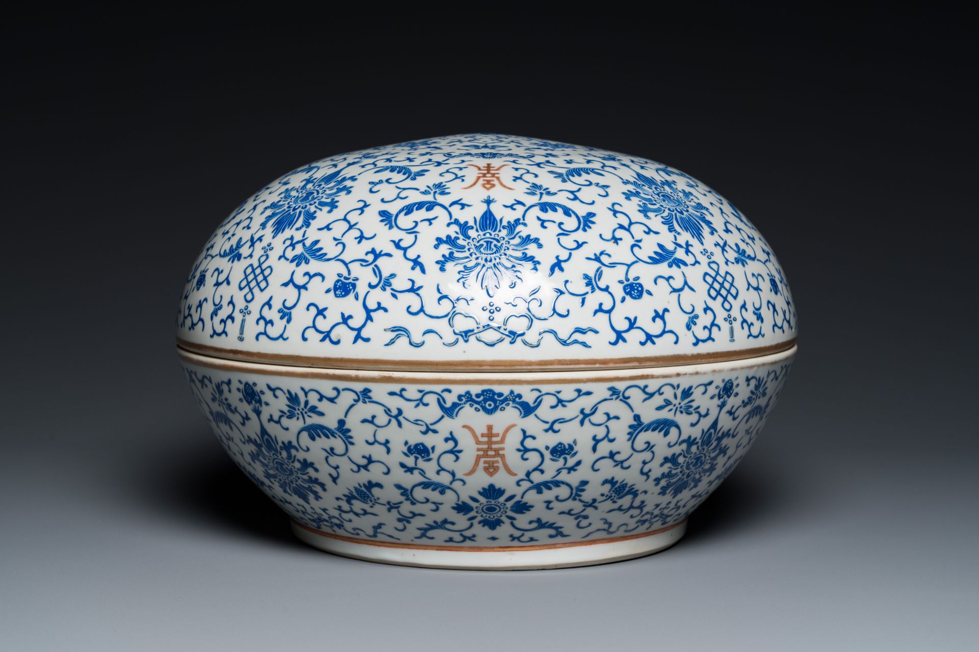 A large round Chinese box and cover with overglaze blue enamel lotus design, Guangxu mark and of the - Image 3 of 7