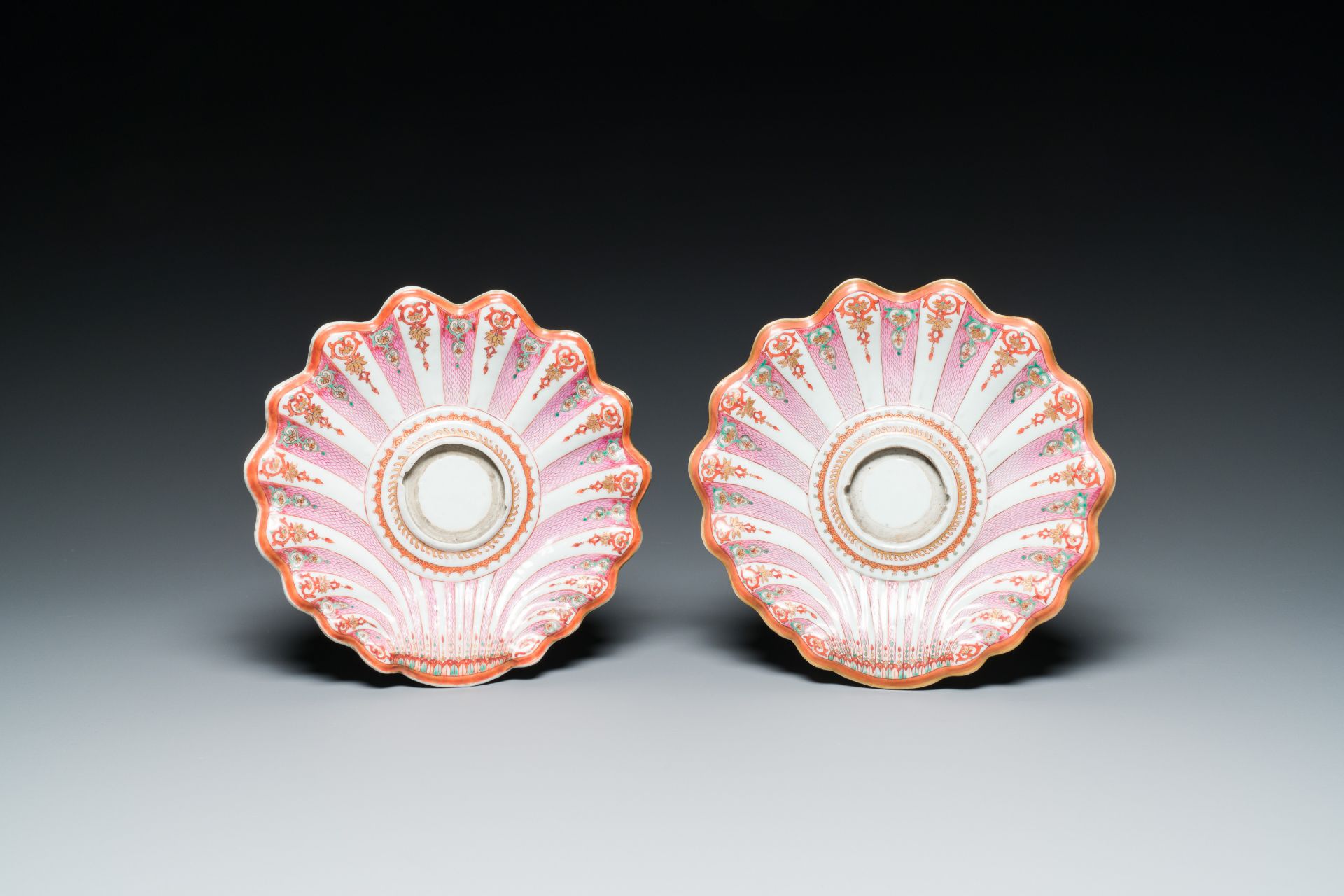 A pair of fine Chinese famille rose trembleuse stands or 'mancerina', Qianlong - Image 2 of 9