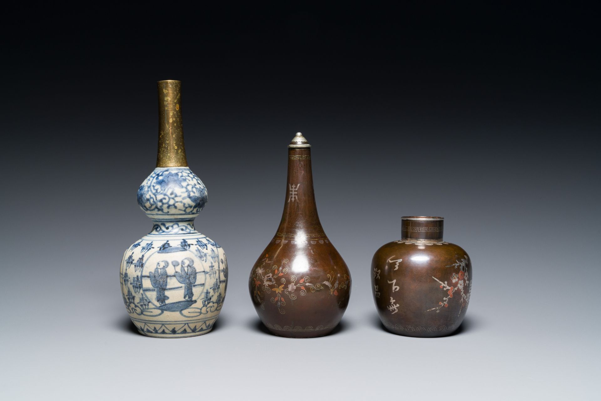 Two Vietnamese copper- and silver-inlaid paktong wares and a Chinese blue and white double gourd vas - Image 3 of 7